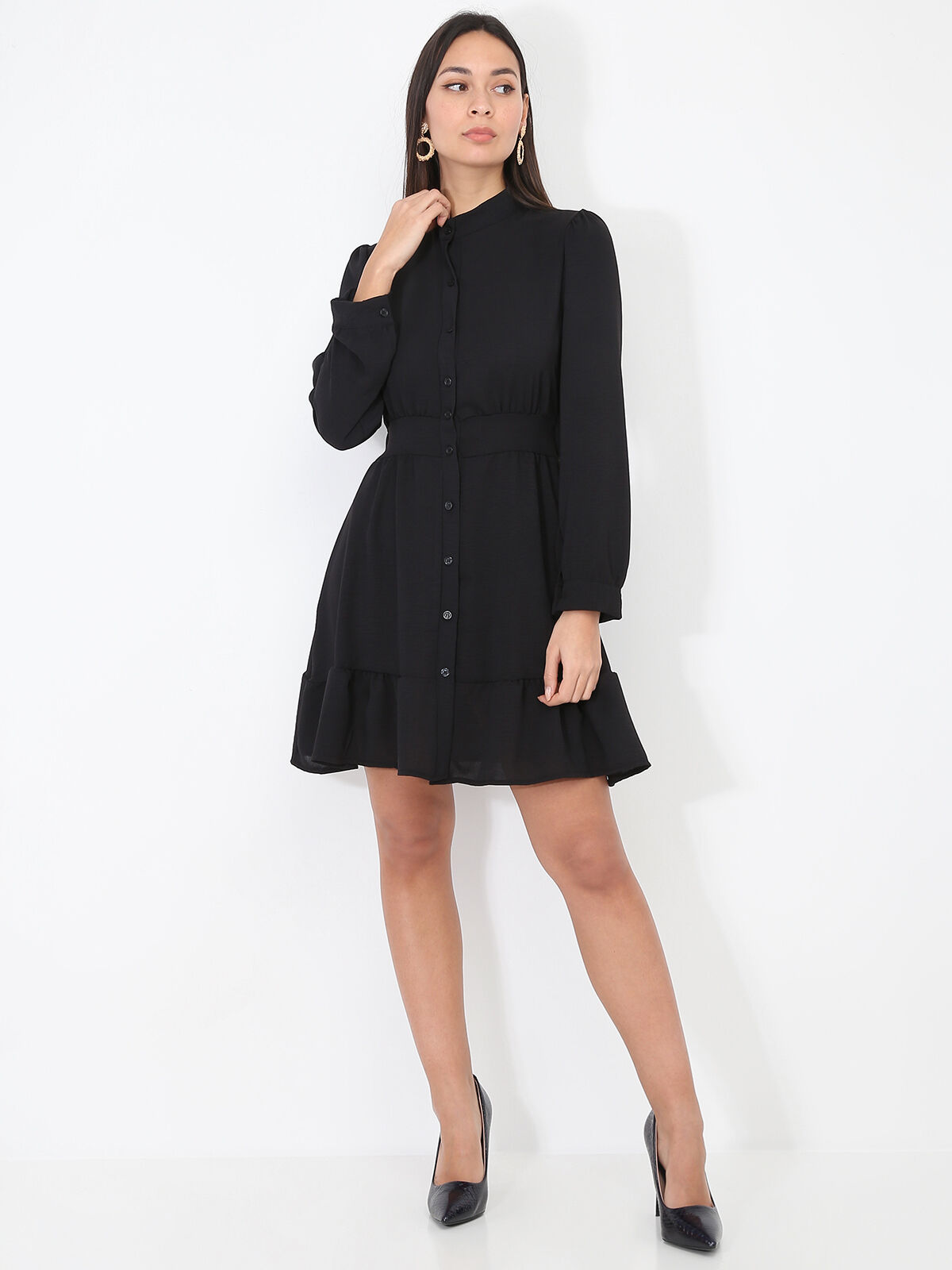 Robe patineuse boutonnée à volant- Noir