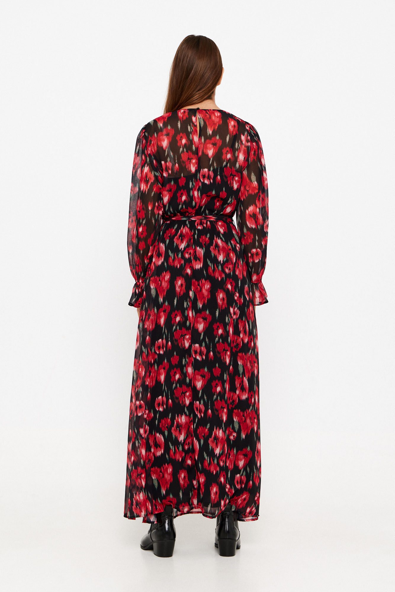 Vestido longo com gola redonda