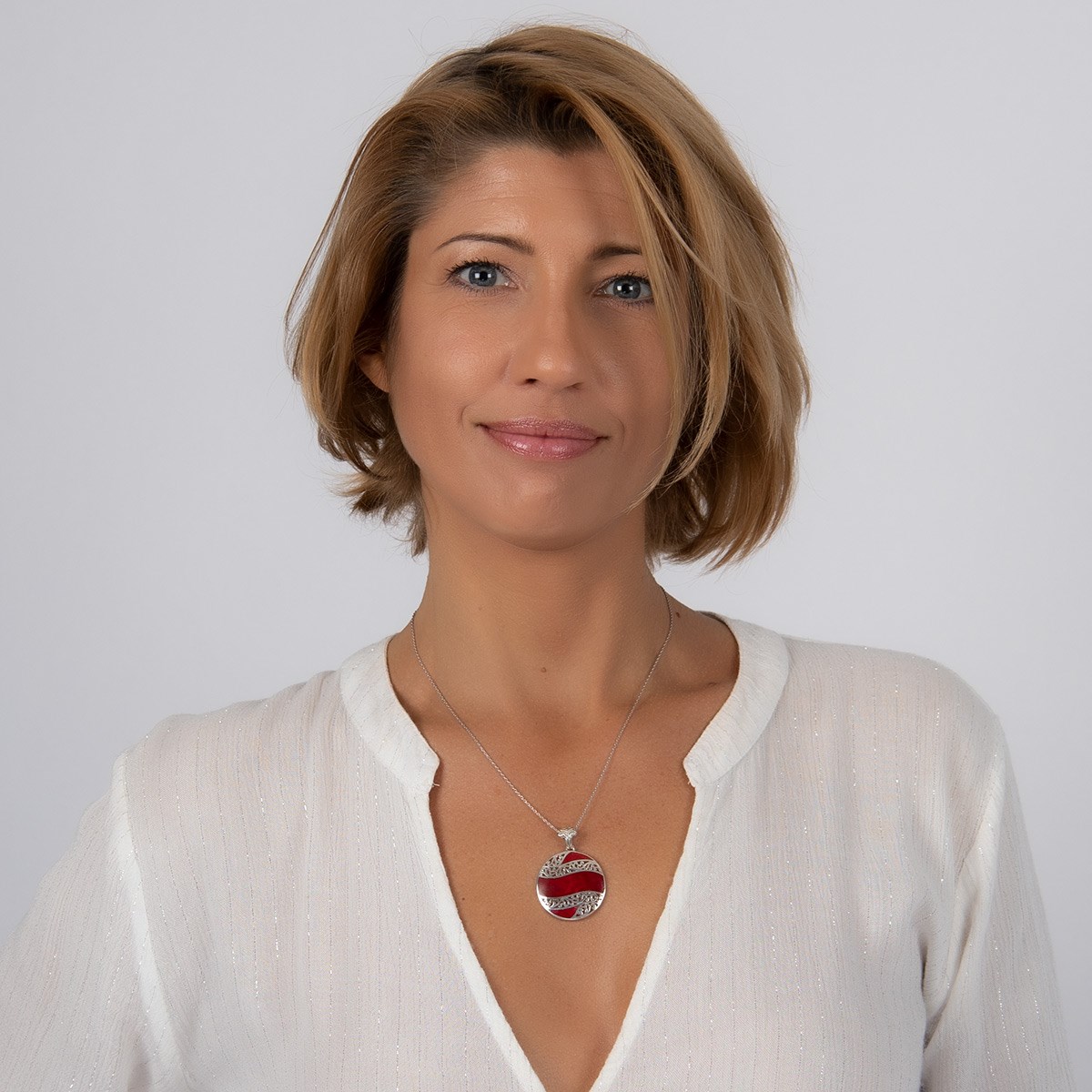 Pendentif ADEN en Corail rouge  Argent massif rond effet vague