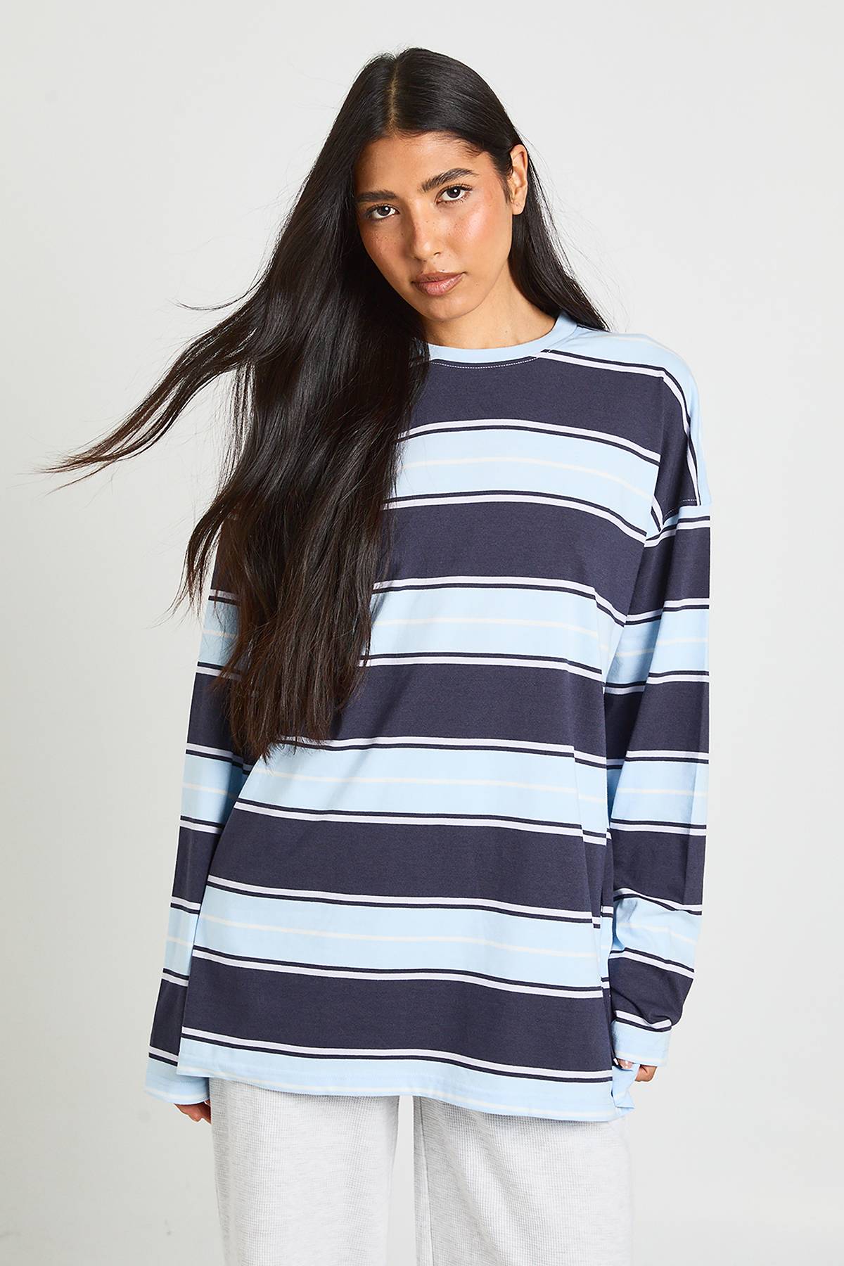 boohoo Haut Oversize À Manches Longues Et Rayures Larges