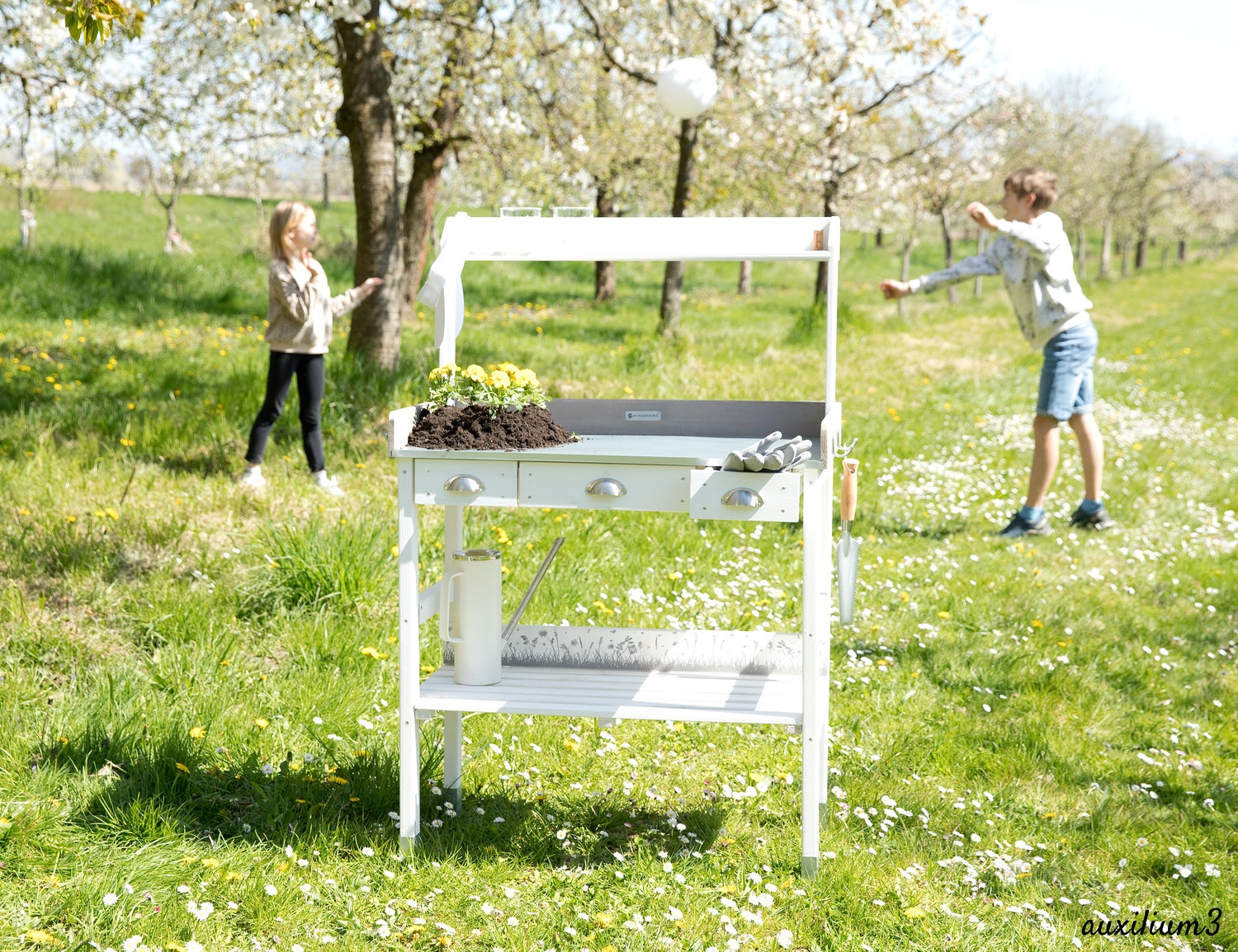 WONDERMAKE - Grote witte houten pottentafel met 3 lades, weerbestendig, XL tuinwerktafel voor buiten op balkons, hoogwaardige tuintafel, wit/grijs