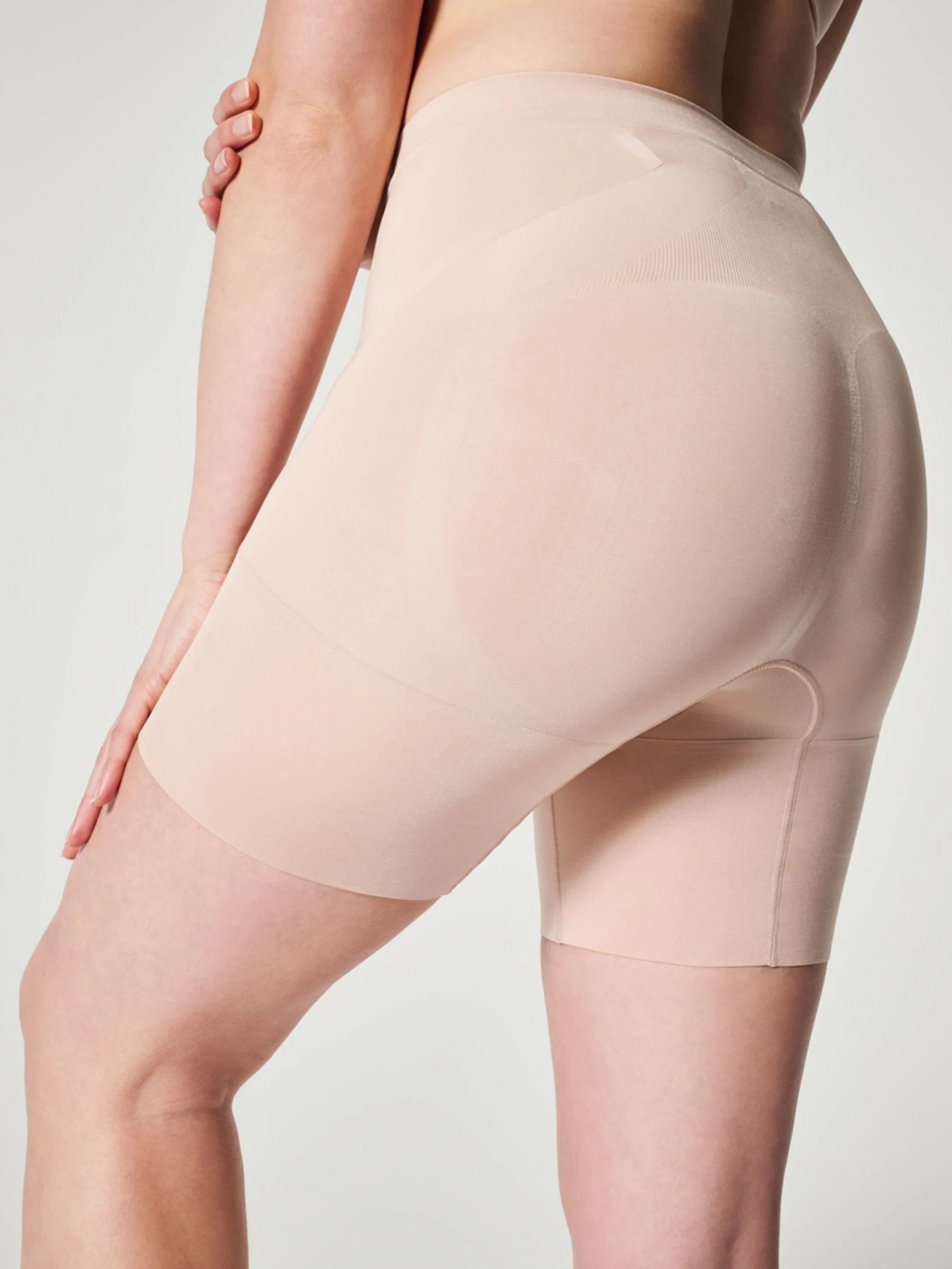 Licht-nude - SPANX SPANXsculpt™ OnCore short met hoge taille tot halverwege de dij