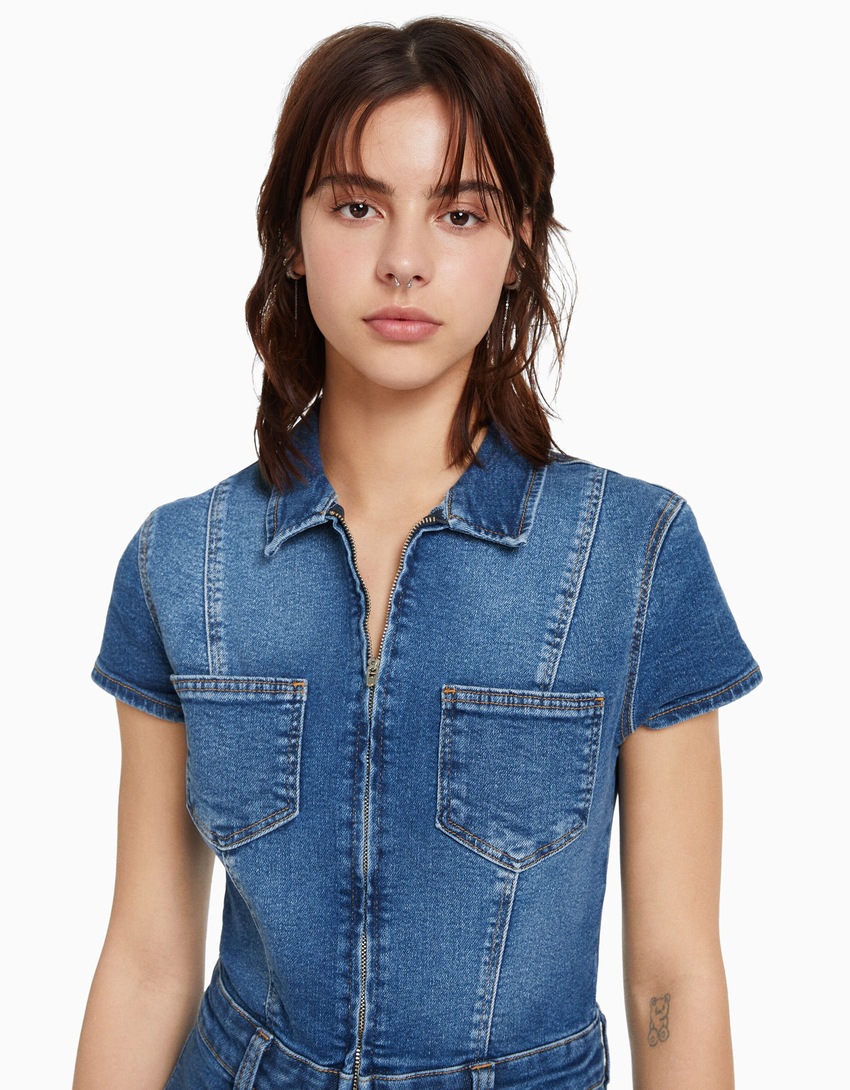 Macacão jeans com zíper