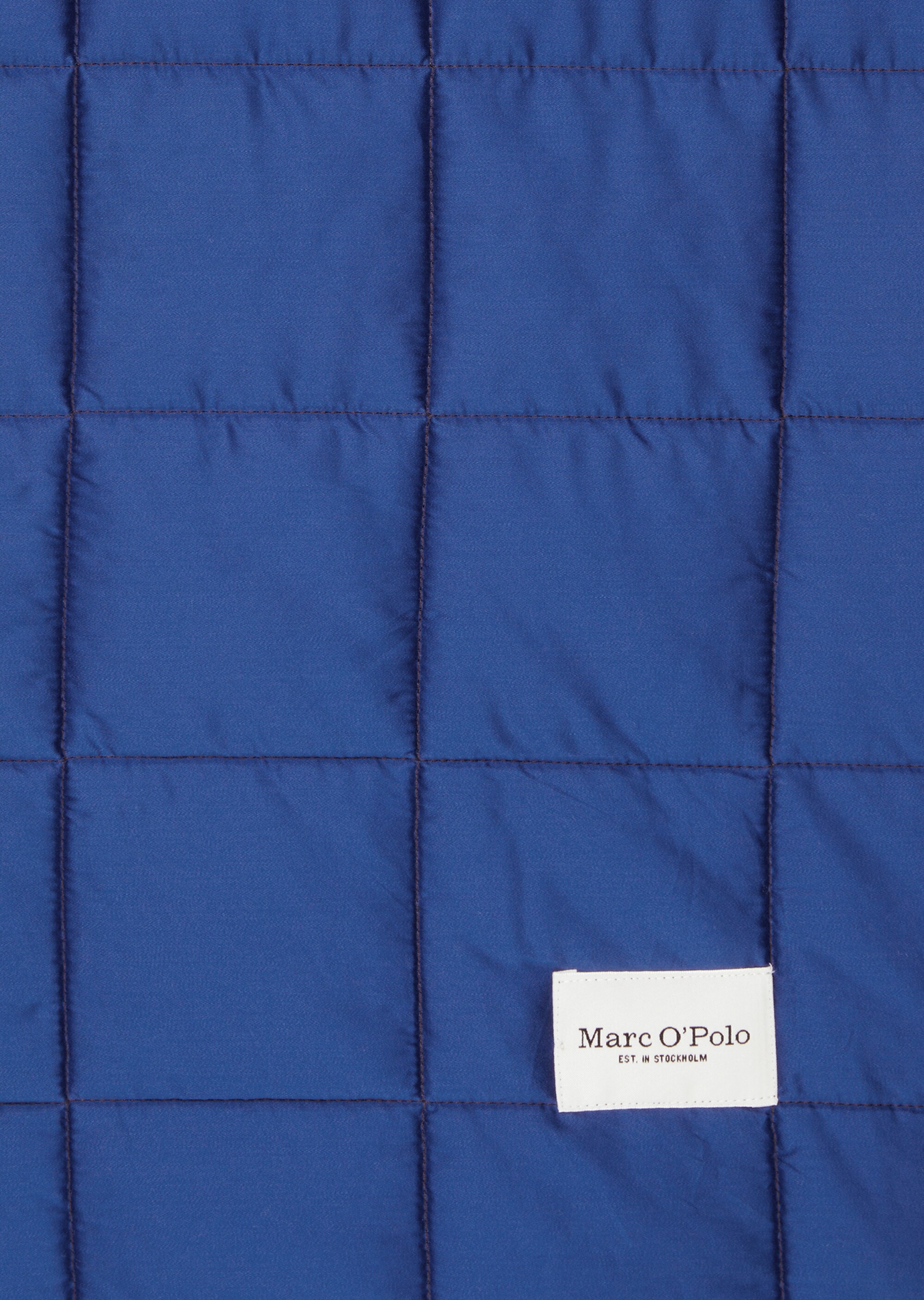 Gestepptes Wende-Plaid Modell KELDA aus TENCEL™ Lyocell