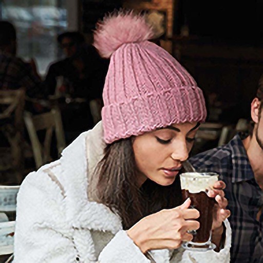 Gorro de tricô com pompom de pele sintética, modelo Verbier Beechfield