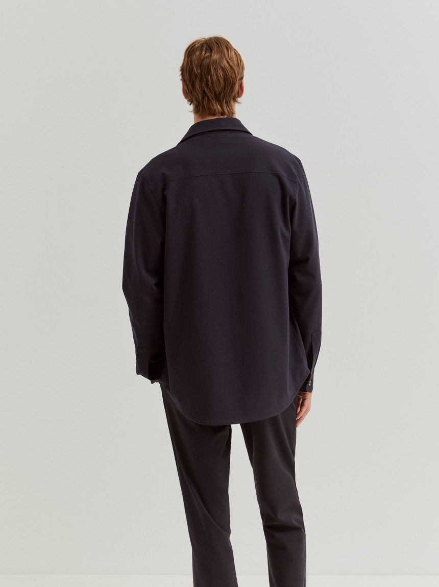 Sobrecamisa com bolsos