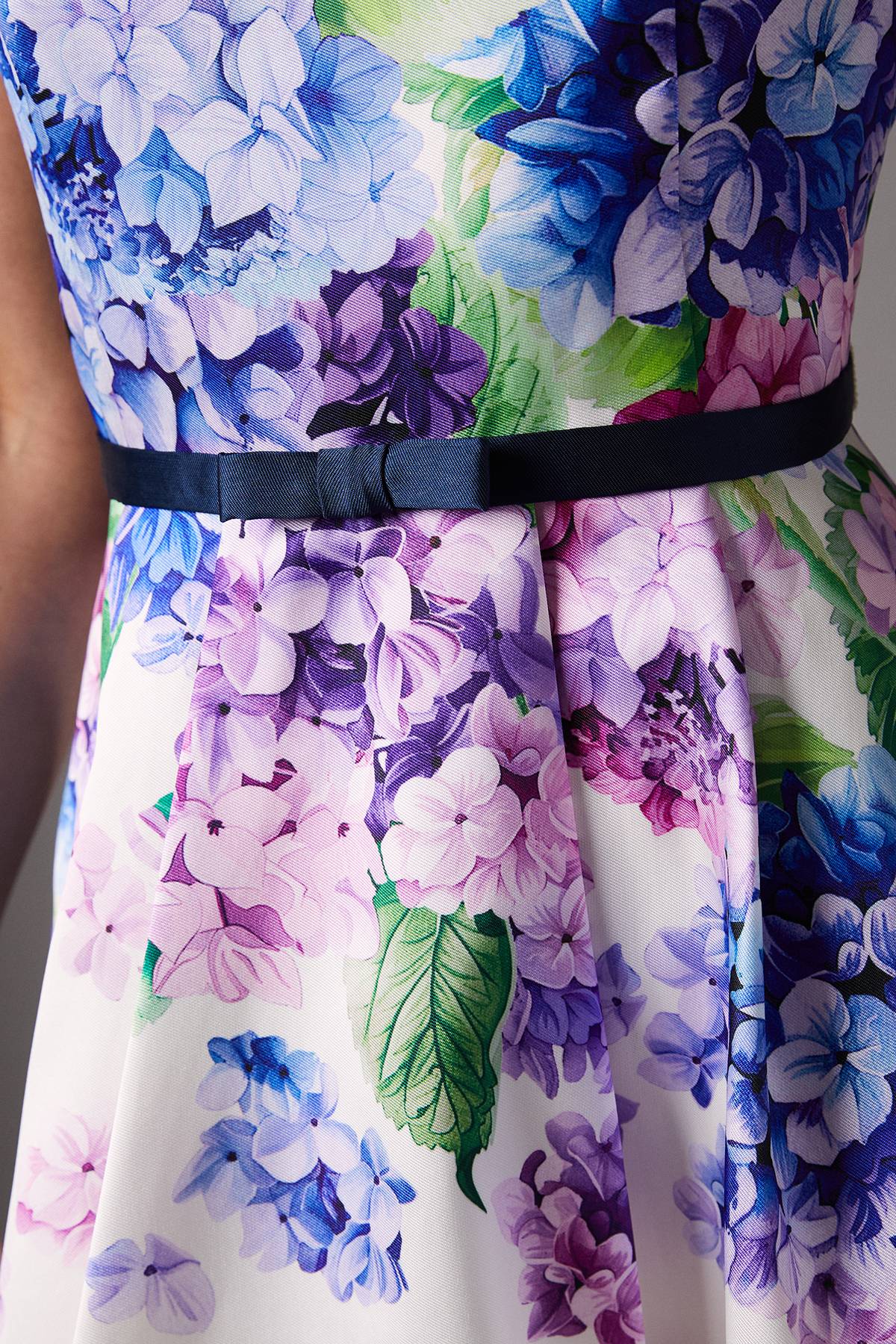 Coast Robe Midi Imprimée Florale Lisa Tan Sergé Hi-Lo