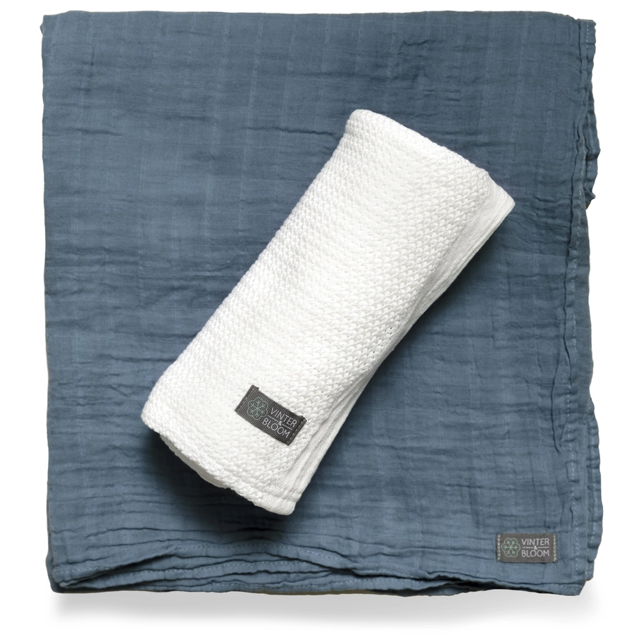 VINTER&BLOOM Geschenkset Kuscheldecke Soft Grid & Musselindecke Bright WhiteStorm Blue