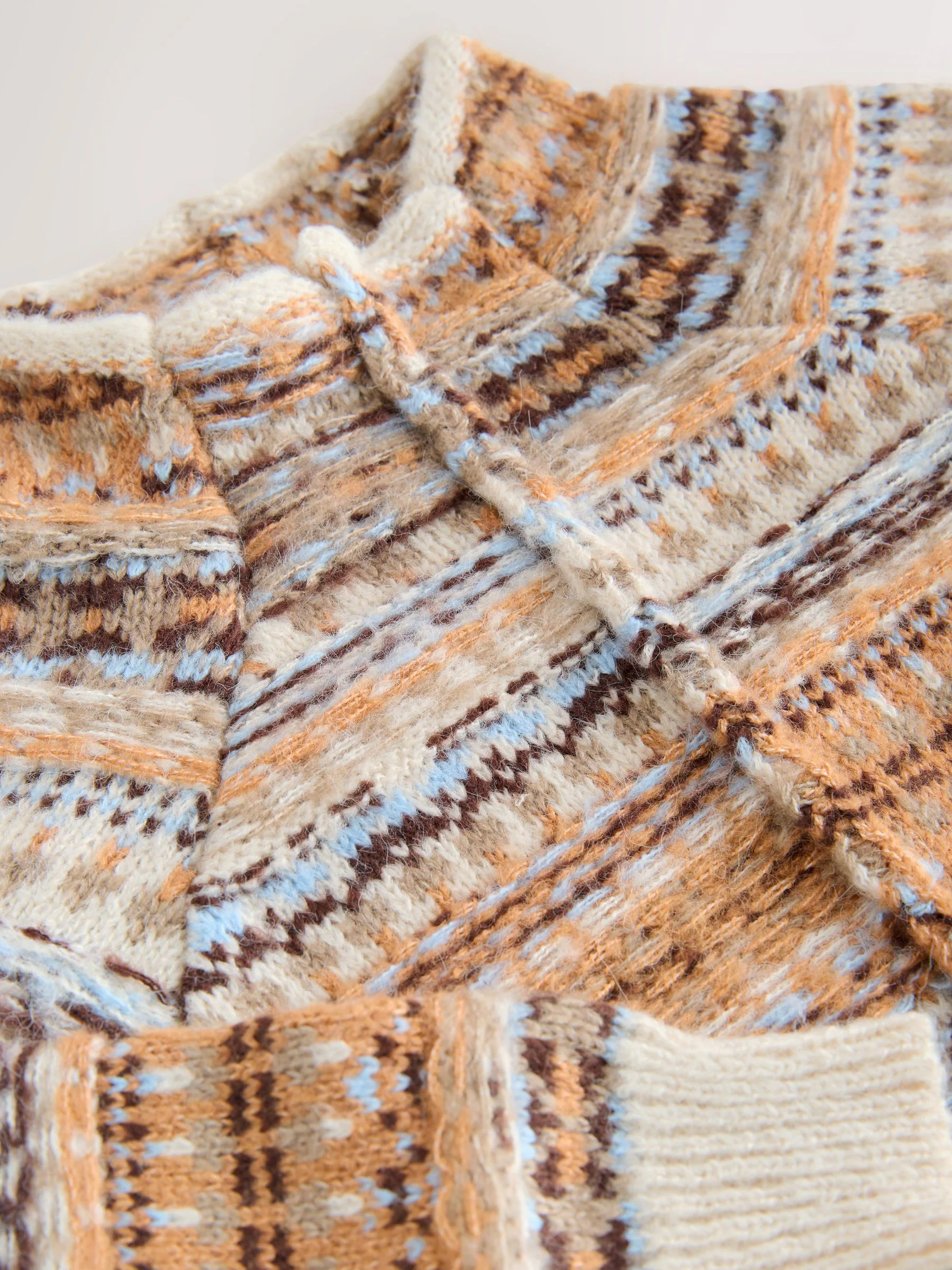 Neutraal - Stand Neck Fairisle Pattern Stitch Knitted Jumper