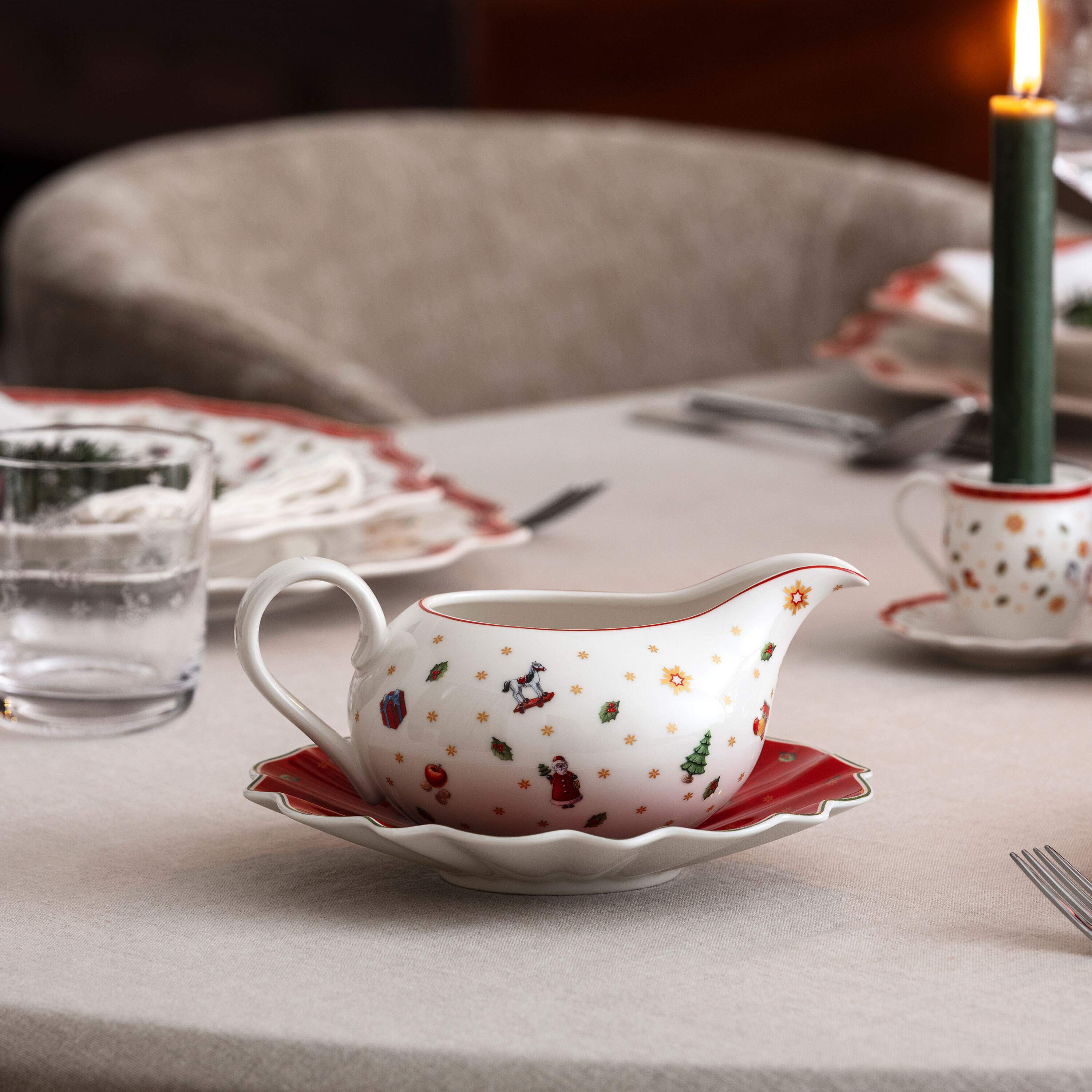 Toy's Delight Gravy boat and saucer Multi-colored, Premium Porcelain