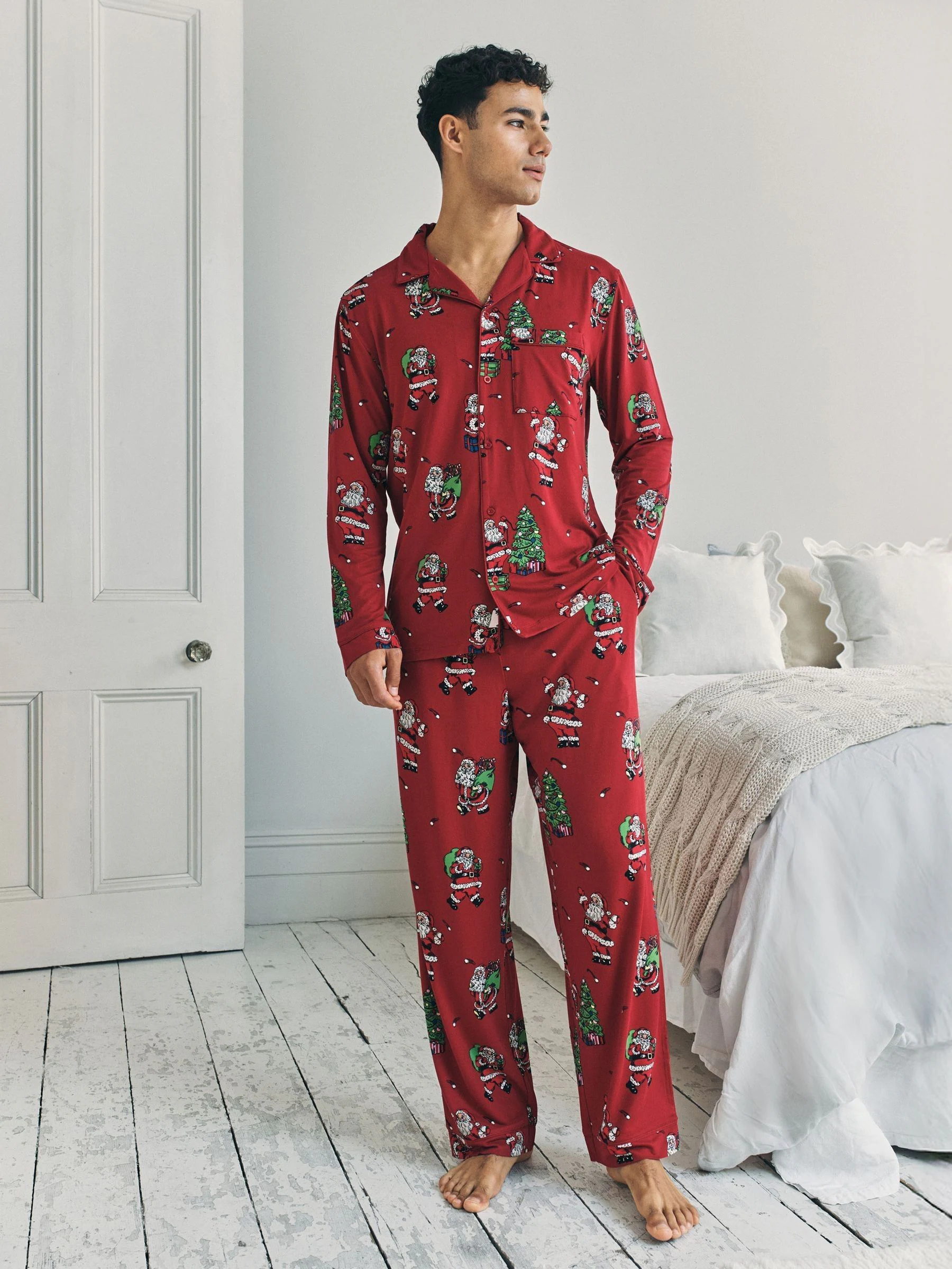 Chelsea Peers lange kerstpyjama met kerstman, sneeuwbalprint