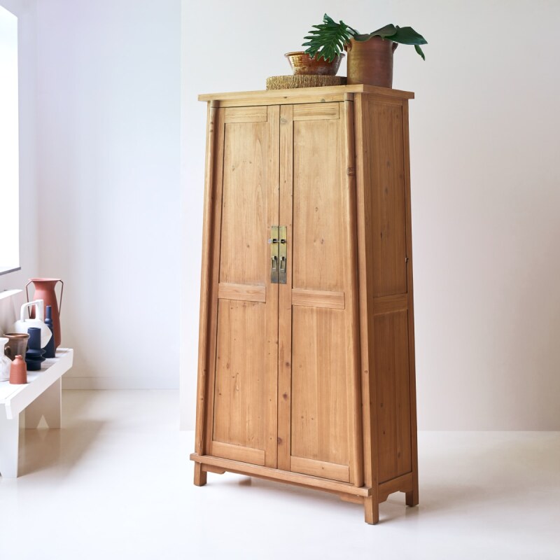 Armoire de rangement en pin massif recyclé Yuki