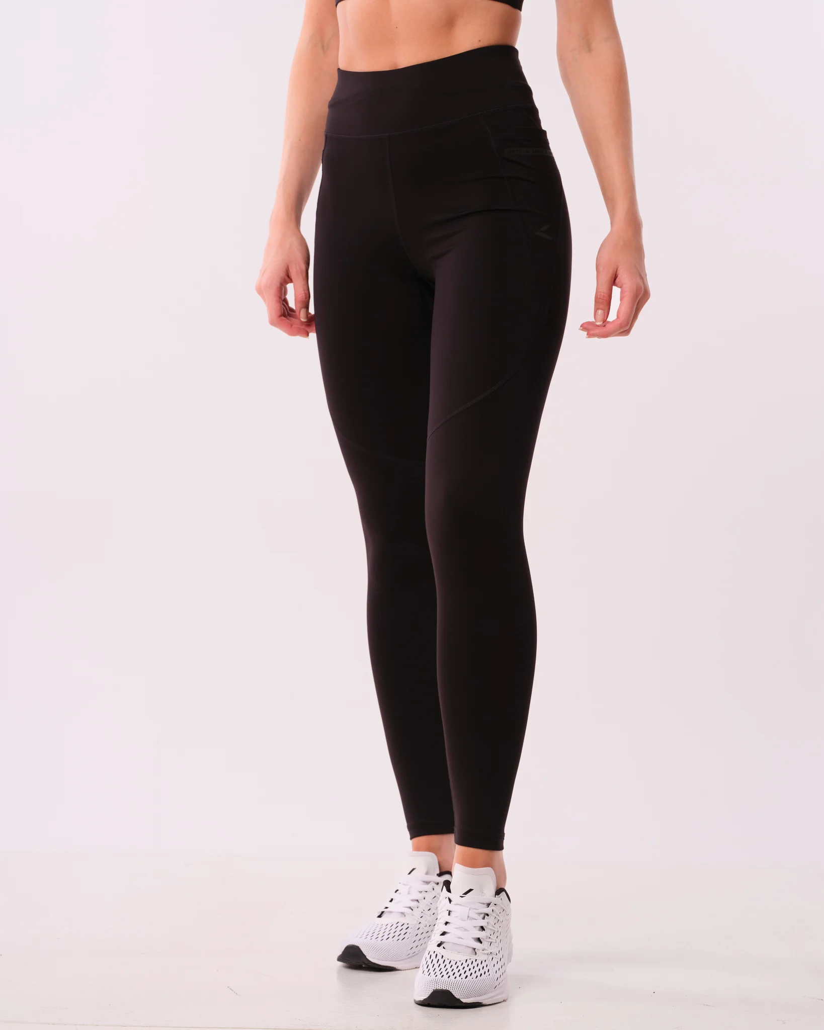 LEVITY Conquer Running Pocket Tights Black