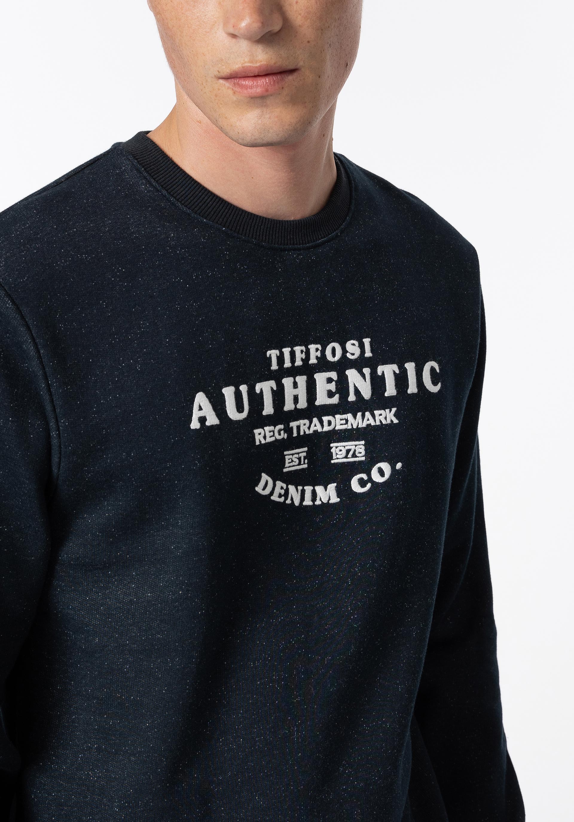 Sweatshirt com Bordado Frontal