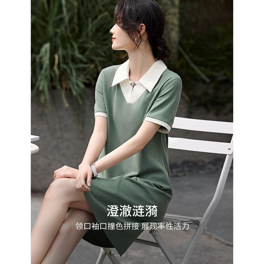 Jeonseon - Mini-shiftjurk met kraag, contrasterende rand en gespen, met elleboogmouwen