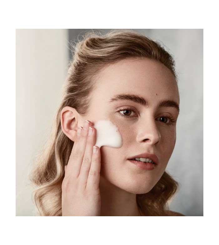 Medik8 - Espuma de limpeza com AHA/BHA Clarifying Foam - Pele com imperfeições