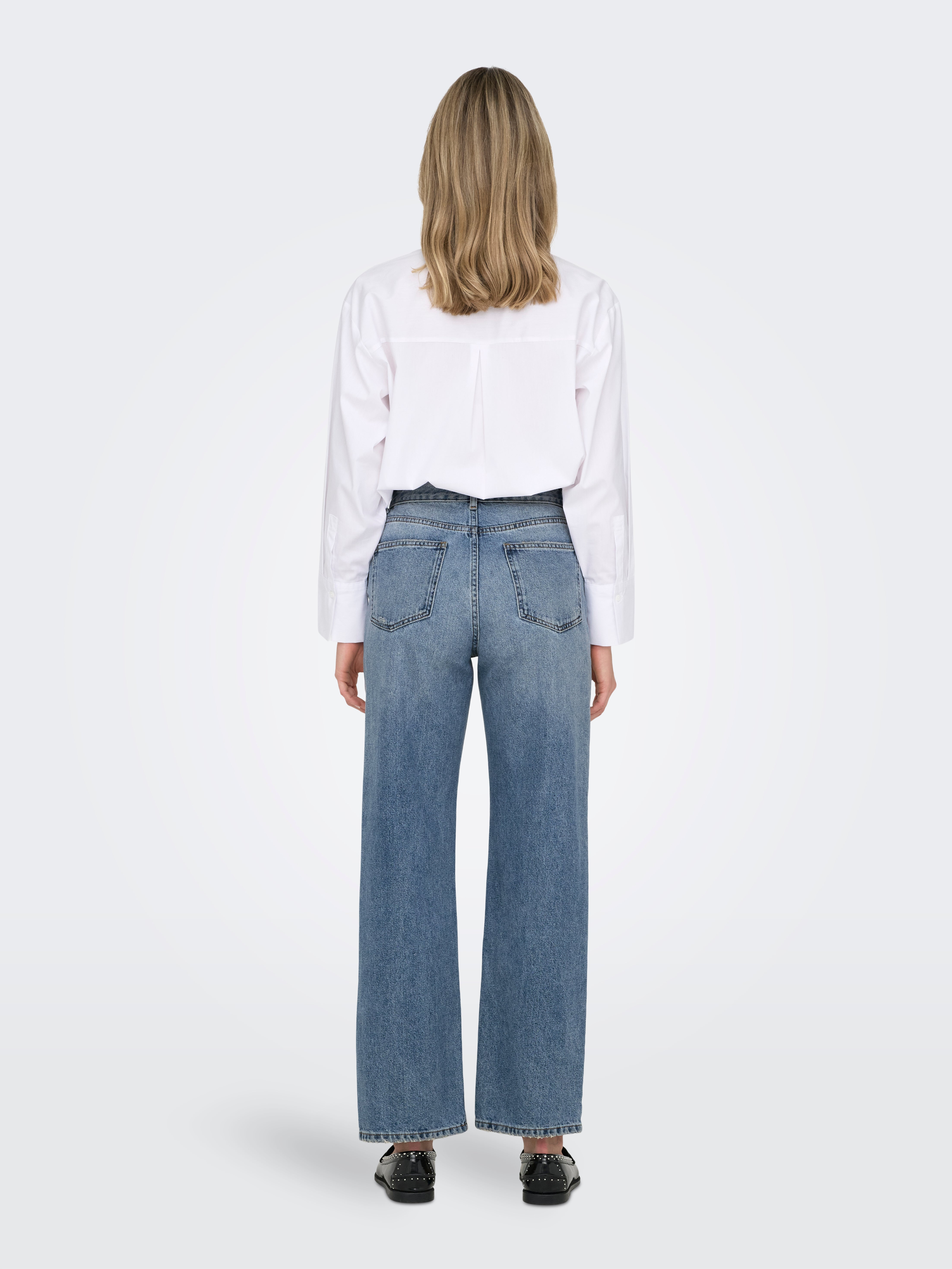 ONLELLA Mittlere Taille Gerade geschnitten Jeans Medium Blue Denim
