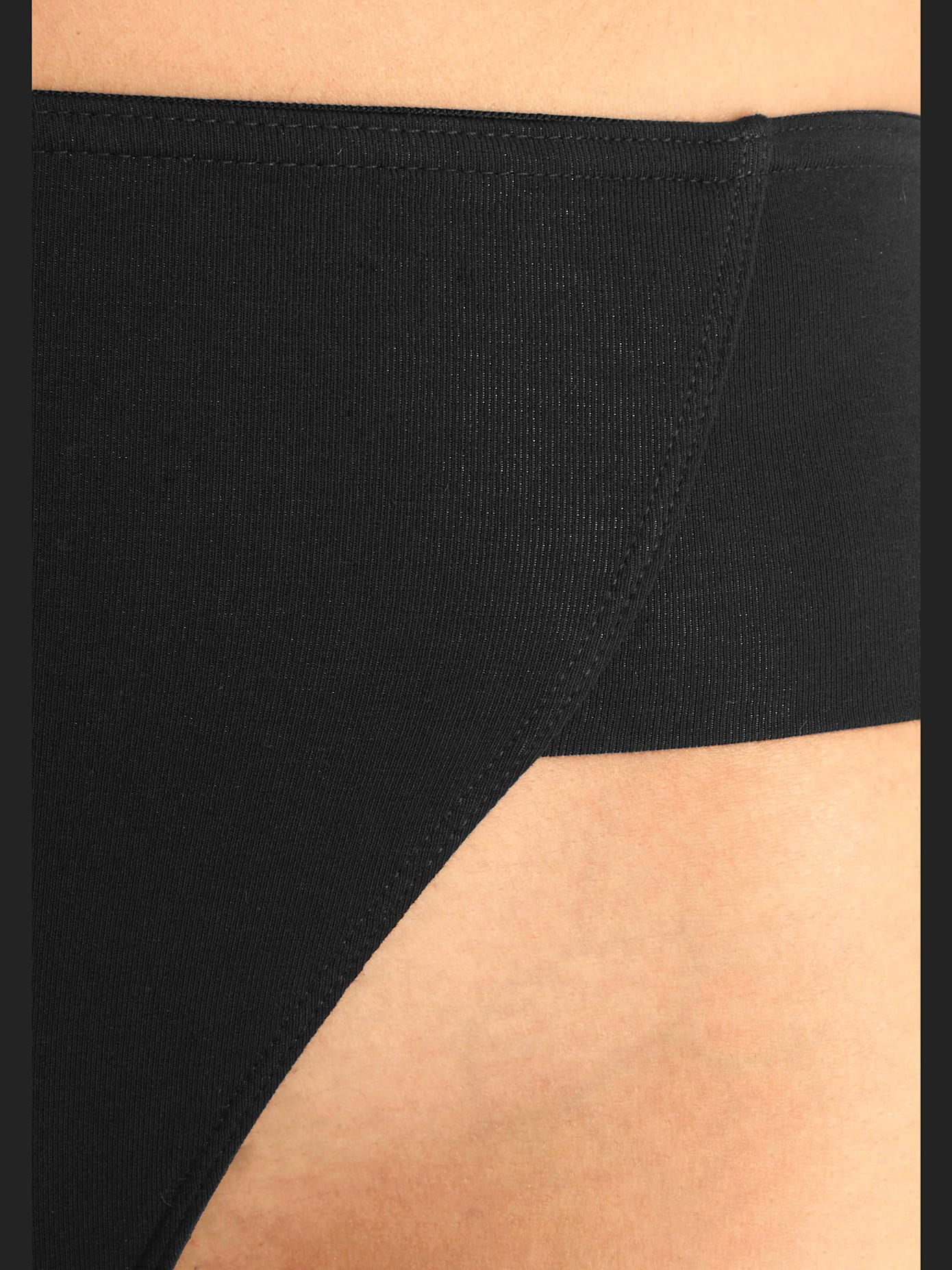 Culotte string gainante tanga sculptant avec résille intégré