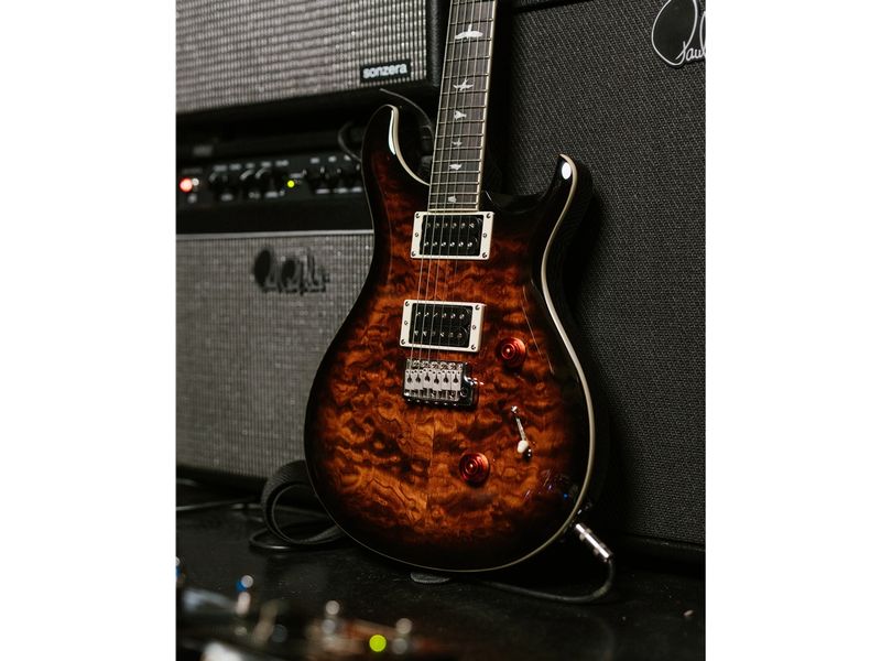 PRS Guitars E-Gitarre SE Custom 24 Quilt Black Gold Burst Moderne Auflage eines klassischen Gitarrenmodells