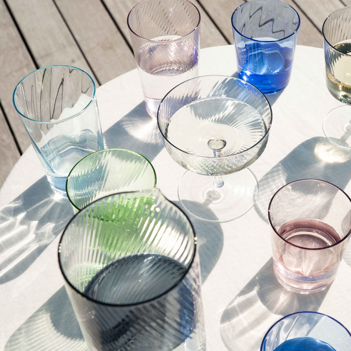 RAW Unique Swirl vannglass 30 cl, grønn