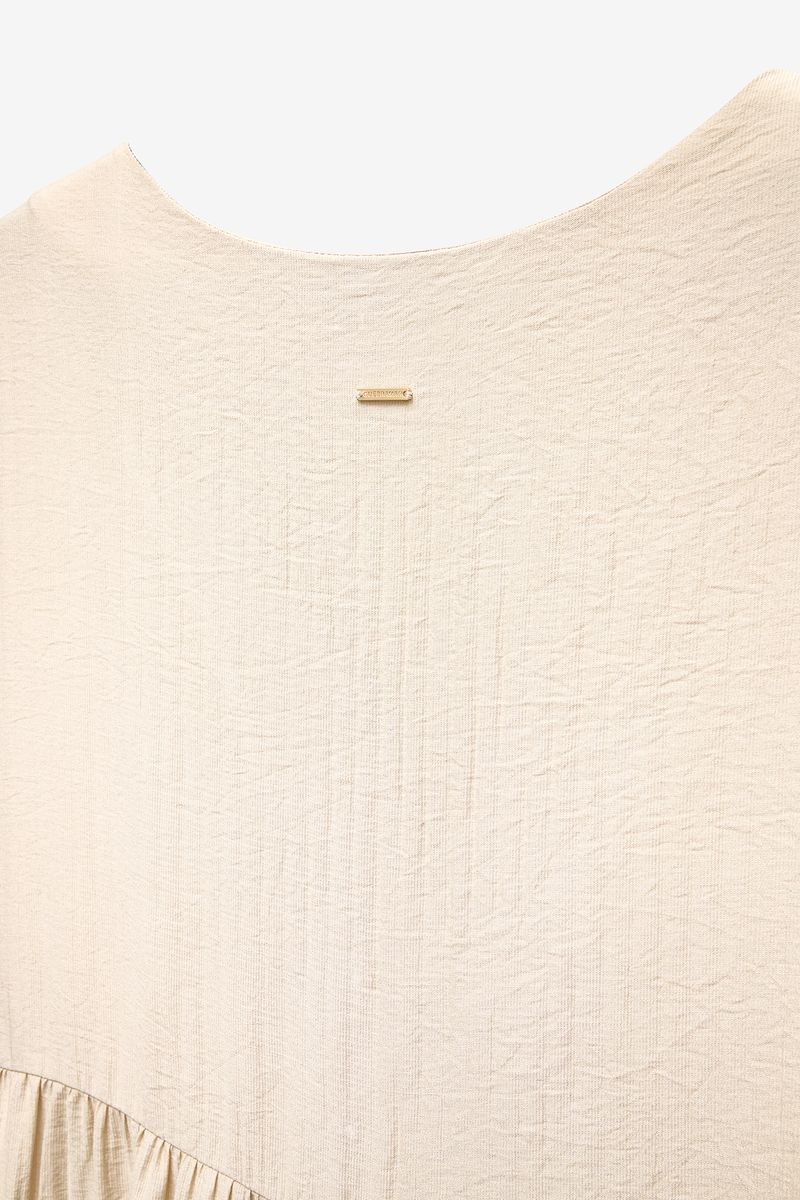 VESTIDO MIDI COM ENCAIXES