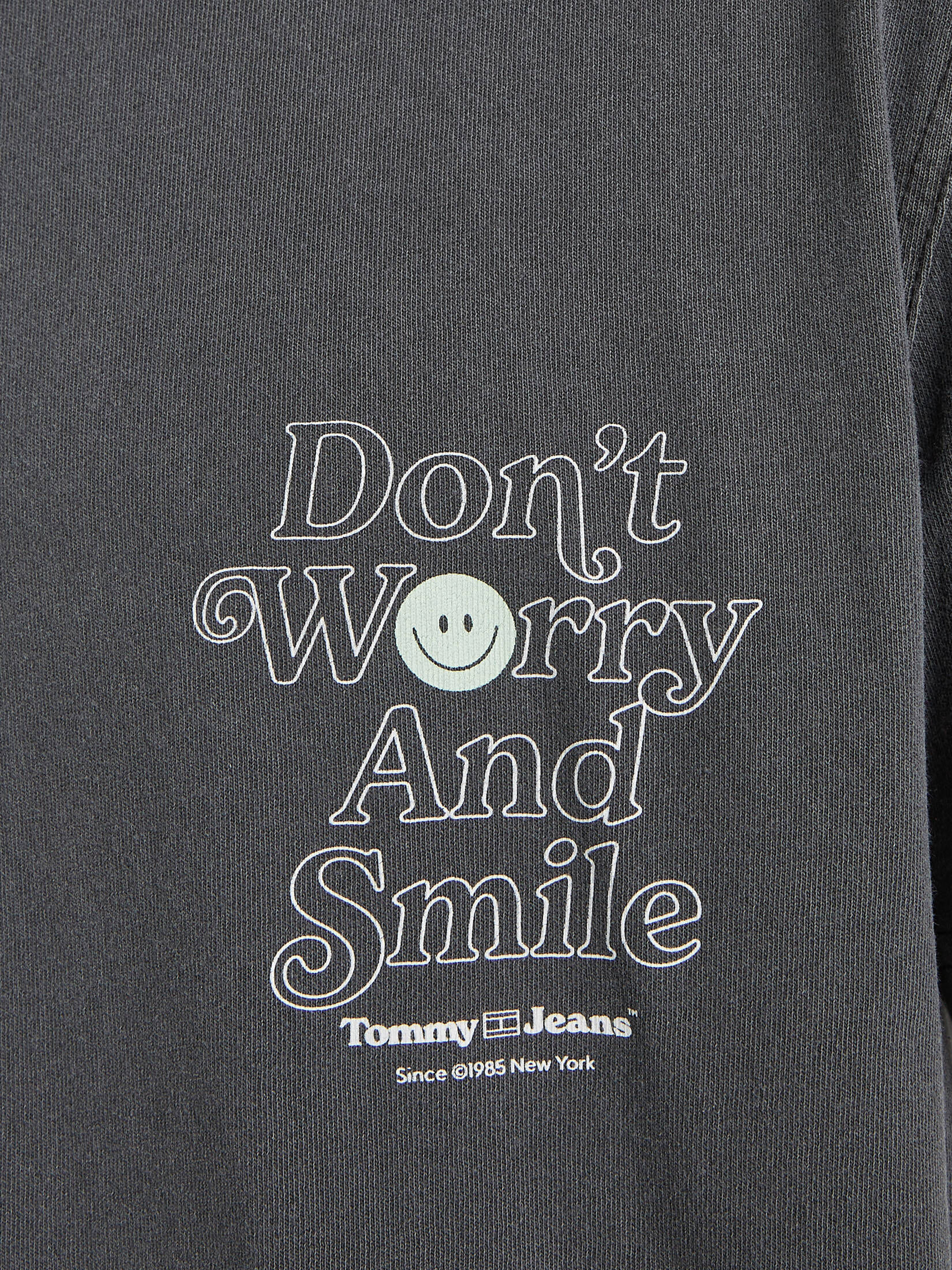 Tommy Jeans| Herren T-Shirt aus Bio-Baumwolle NOVELTY GRAPHIC 2 TEE Regular Fit