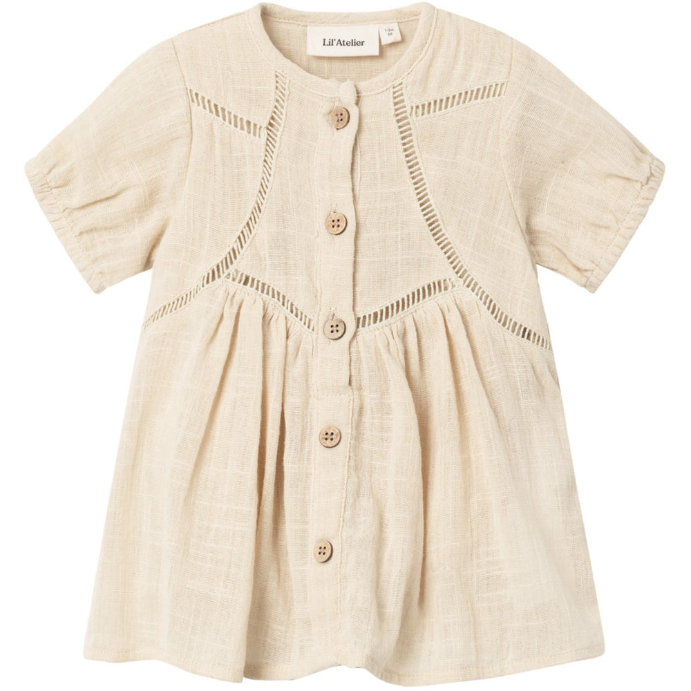 Køb Lil'Atelier Bleached Sand Halla Løs Body Kjole