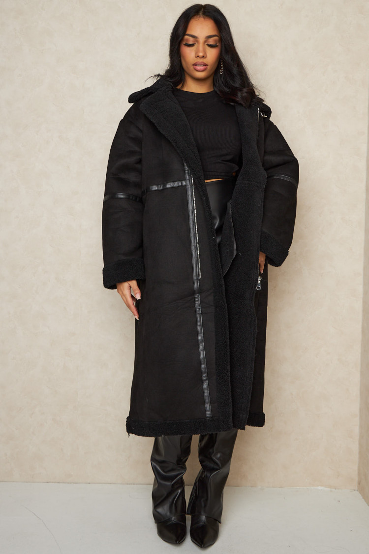 Veste longue noire duveteuse à empiècement peau de mouton noir