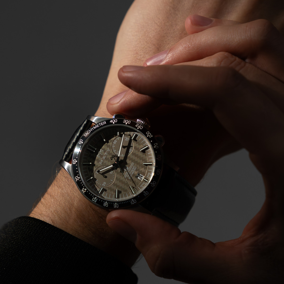 Montre MATY GM chronographe cadran taupe bracelet cuir noir