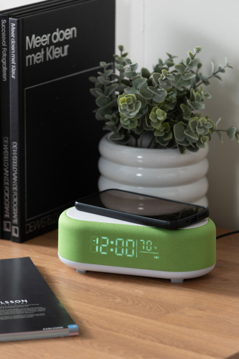 Alarm Clock Vogue w. Phone Charger And Blue Tooth KA6033BK Black