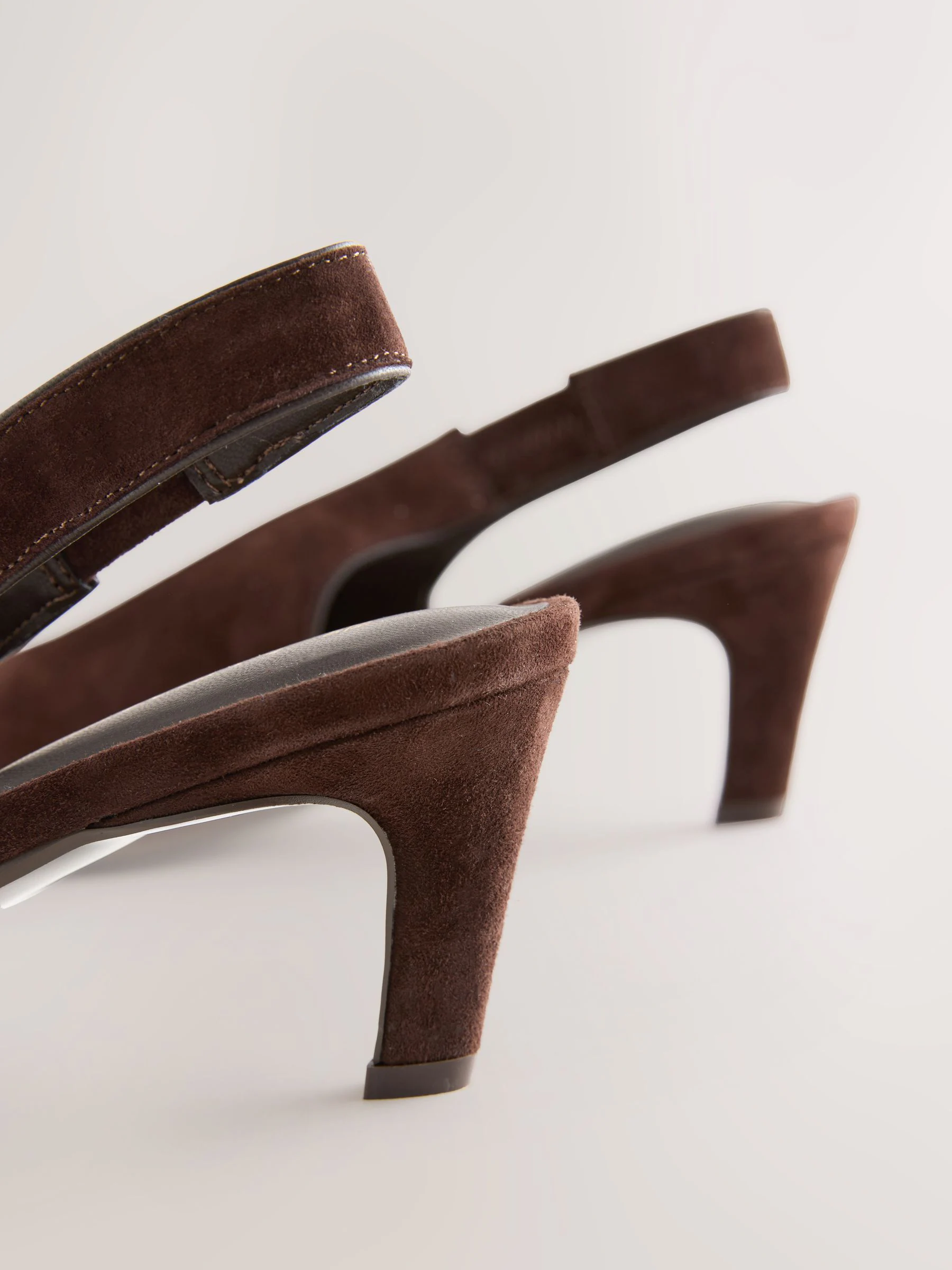 Chocoladebruin suède - Leren puntige teen slingback hakken