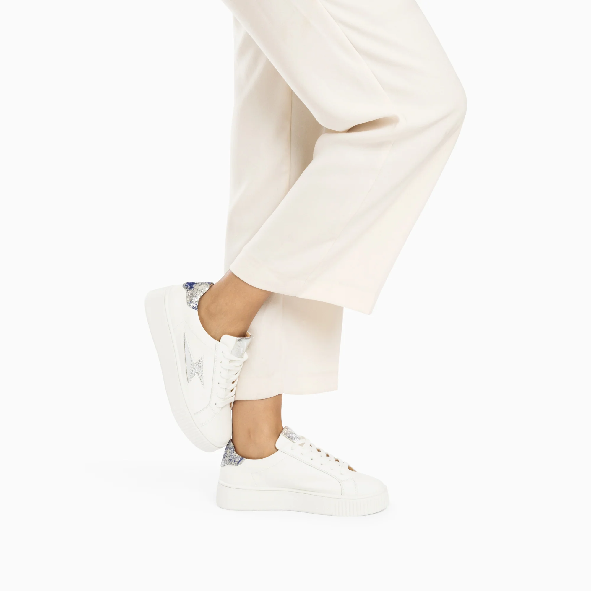 Sneakers-Baskets éclair Joy blanc et argent à lacets