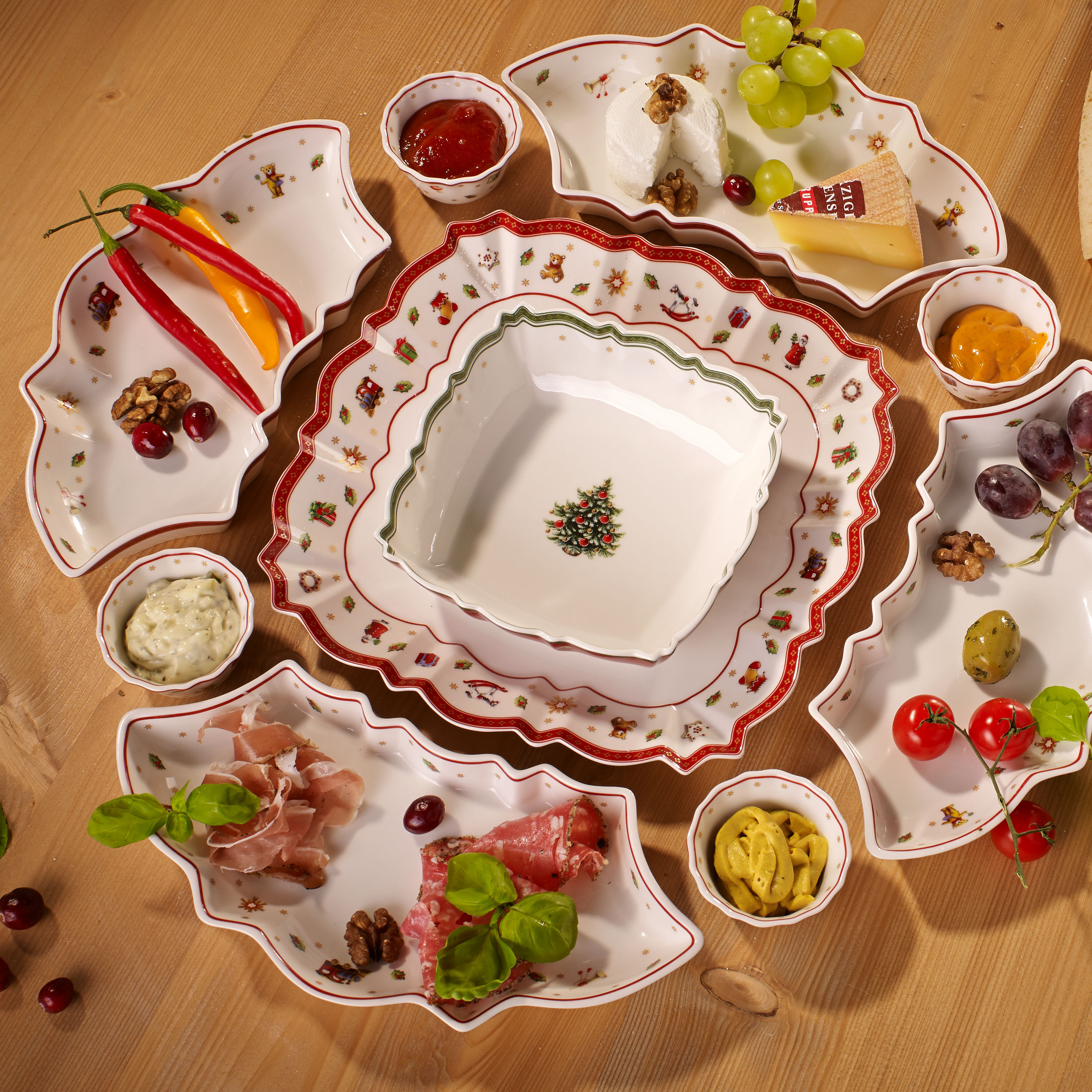 Toy's Delight Serving tray Red, Premium Porcelain
