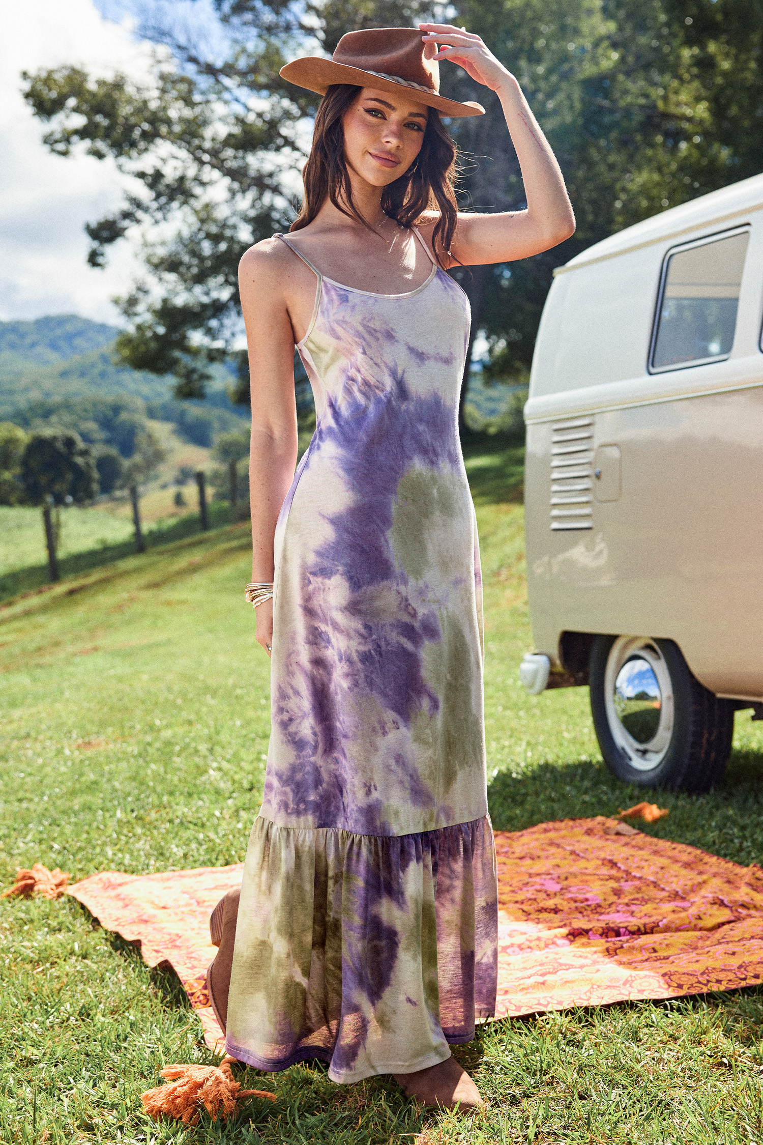 Robe maxi sans manches à col scoop tie dye