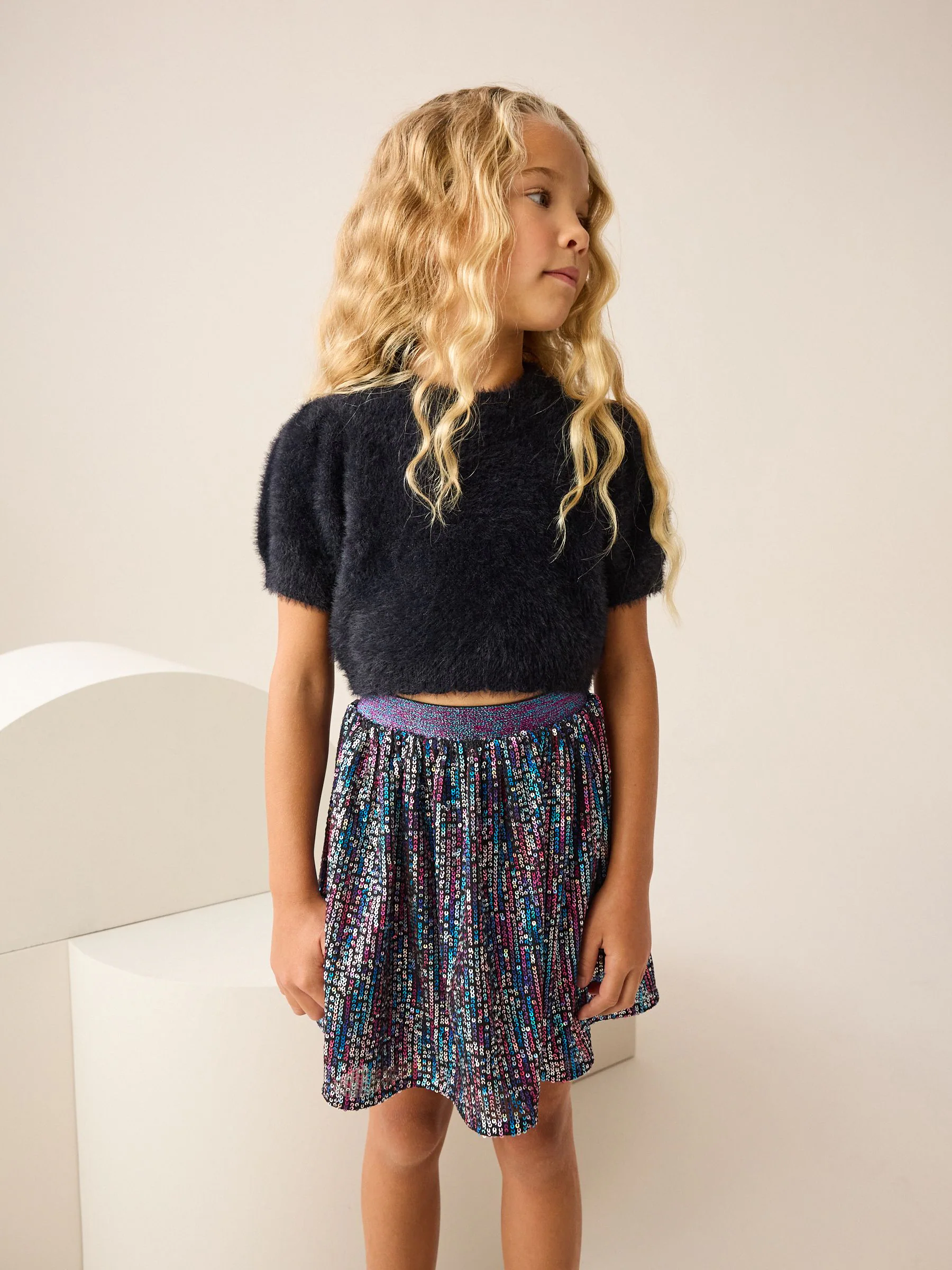 Zwart - Fluffy Short Sleeve Top (3-16yrs)