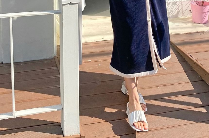 Chubby Girl - Midi-jurk met korte mouwen, V-hals en contrasterende rand