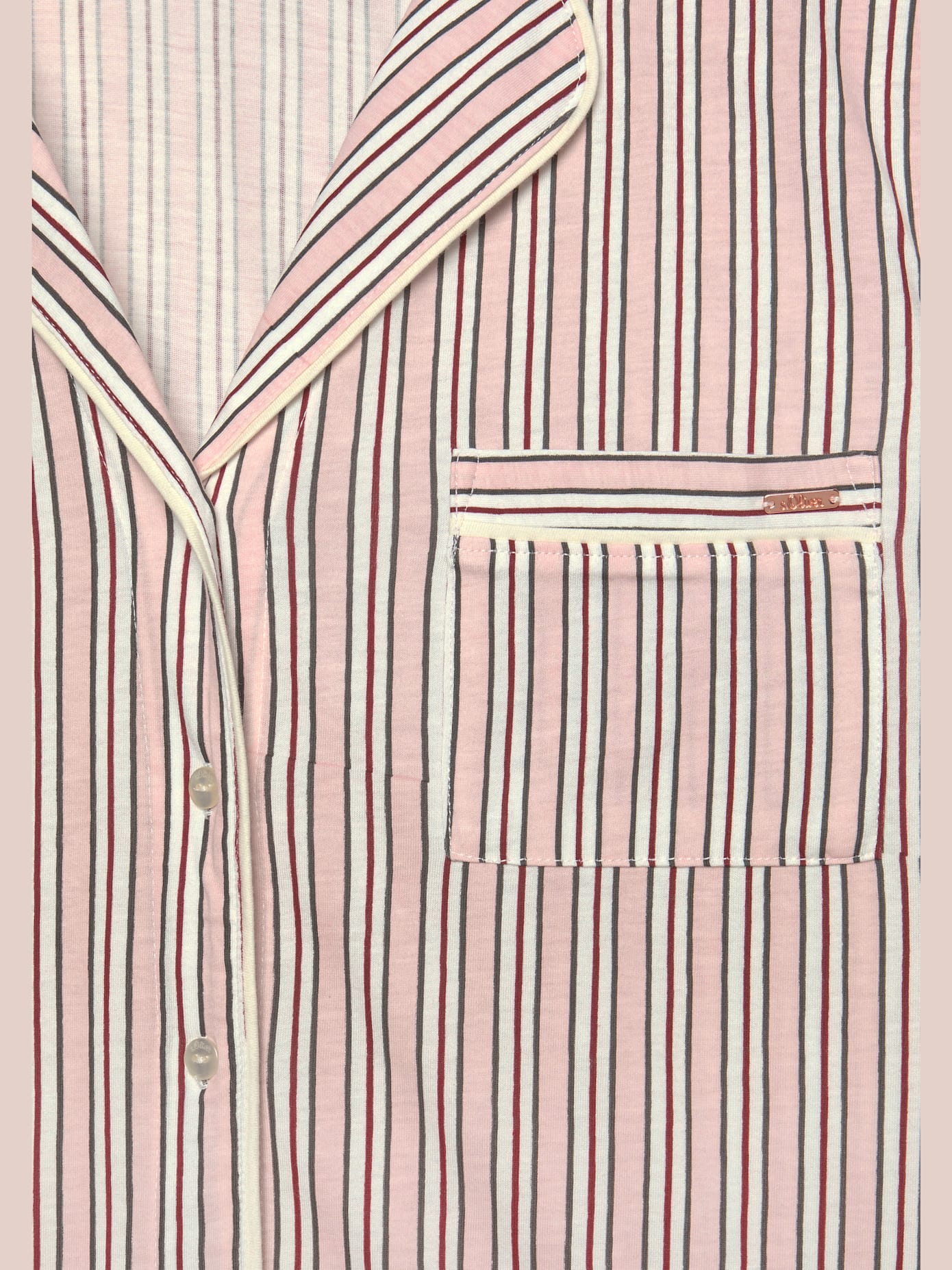 Élégant pyjama court avec motif sur toute la surface