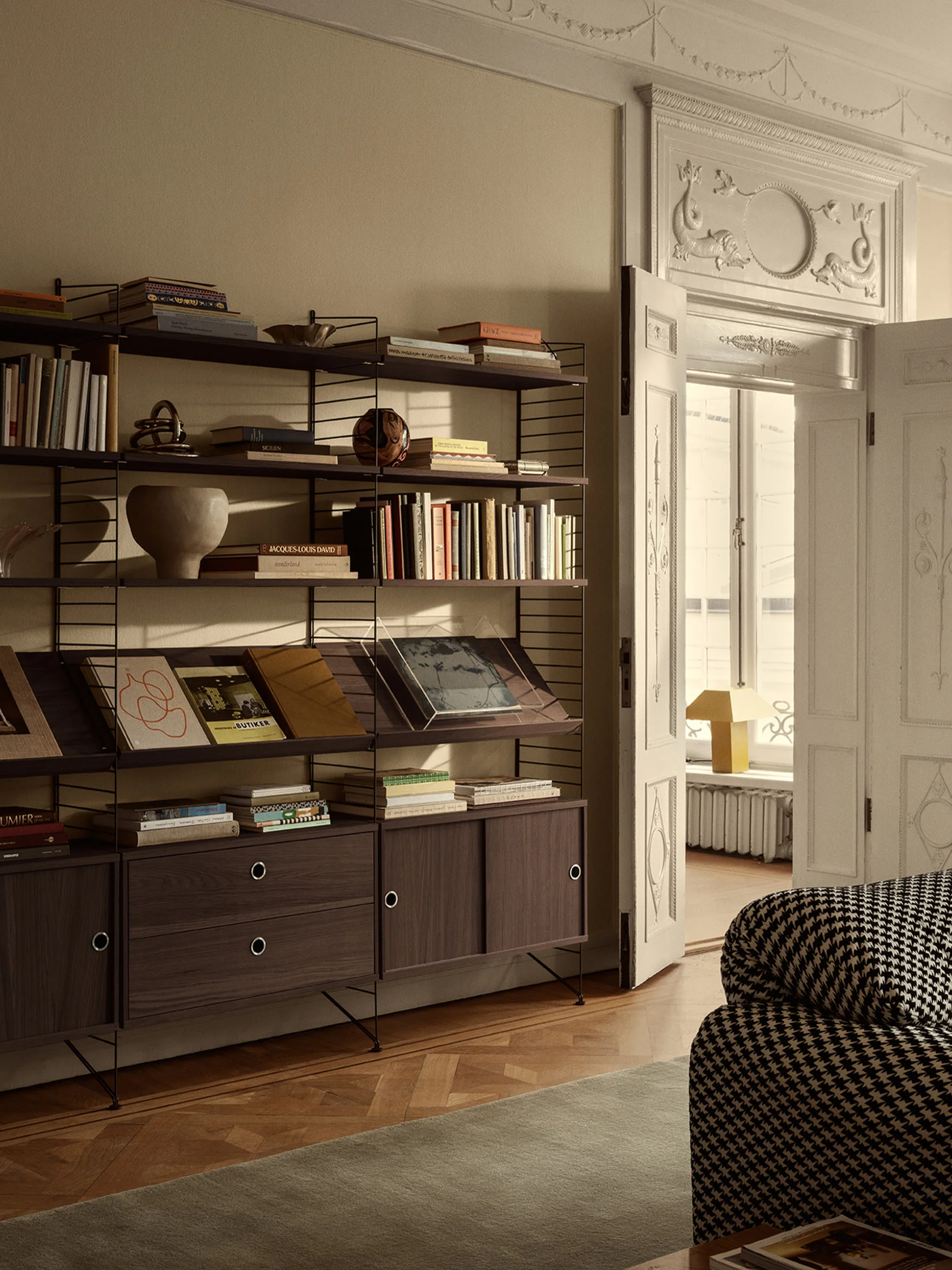 Kast String System met schuifdeuren
