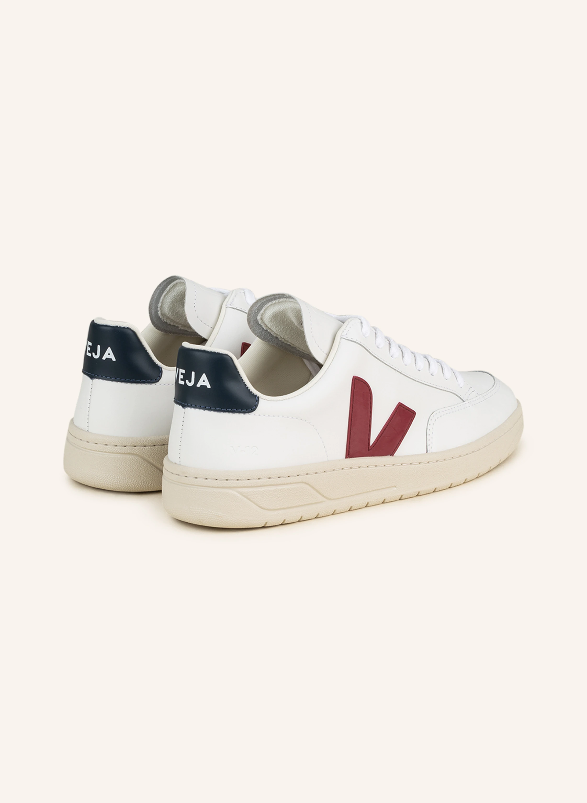 VEJA Sneaker V-12