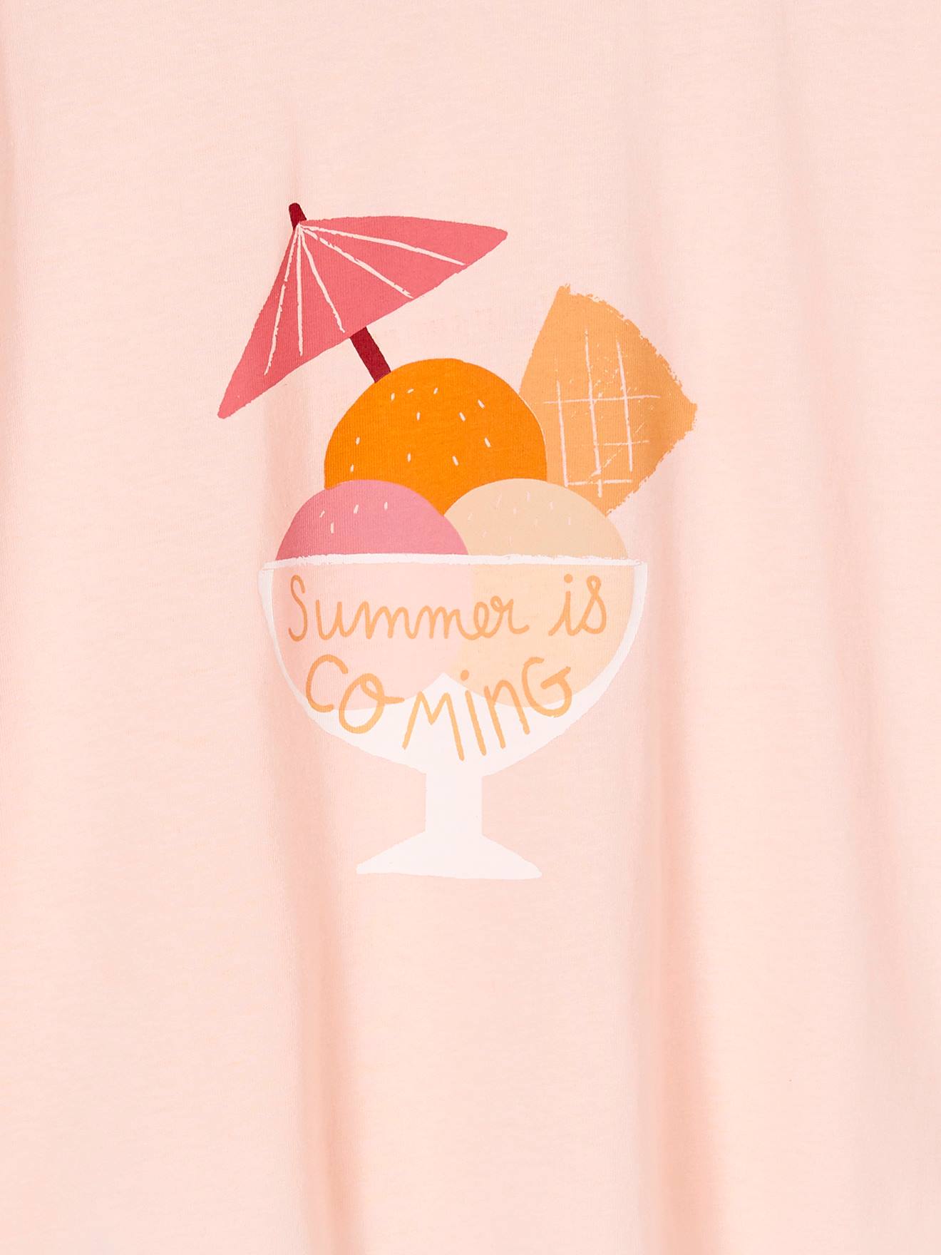 Camiseta infantil feminina com estampa de verão e mangas na altura dos ombros, na cor off-white.