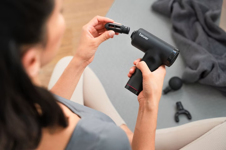 MG 89 Muskelmassagegerät Massage Gun CompactPower Elektronische Muskelmassagepistole mit 3 Aufsätzen (10434) - Schwarz