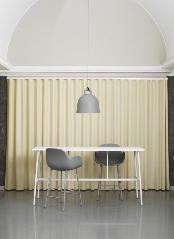 Normann Copenhagen Form Armchair barkruk 65cm bruin