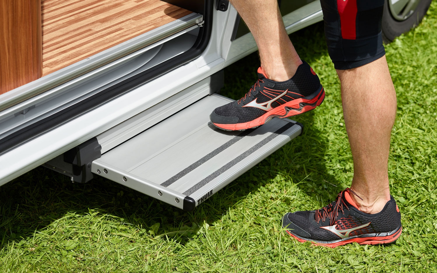 Slide-Out Step V19 12V 550 Ducato - Jumper - Boxer  Euro 6d-Temp