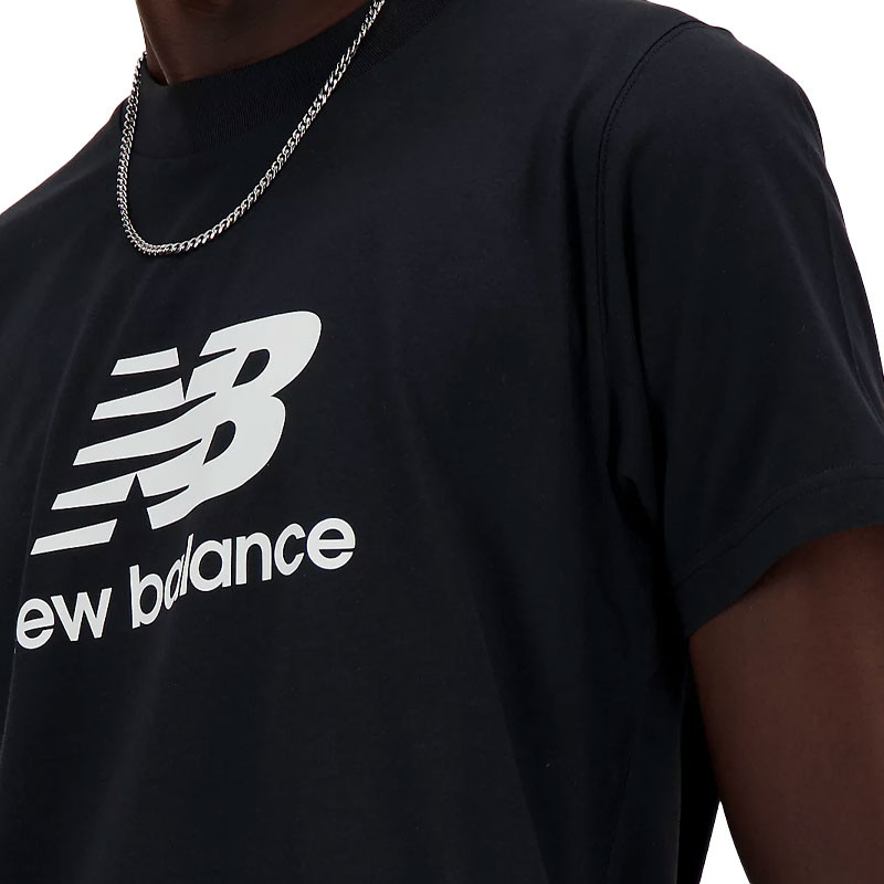 Tee-shirt New Balance noir pour homme Essential Logo