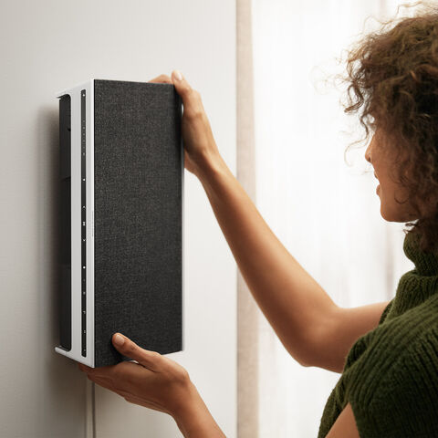 B&O Beosound Level – unieke en exclusieve draadloze luidspreker met accu Zilver