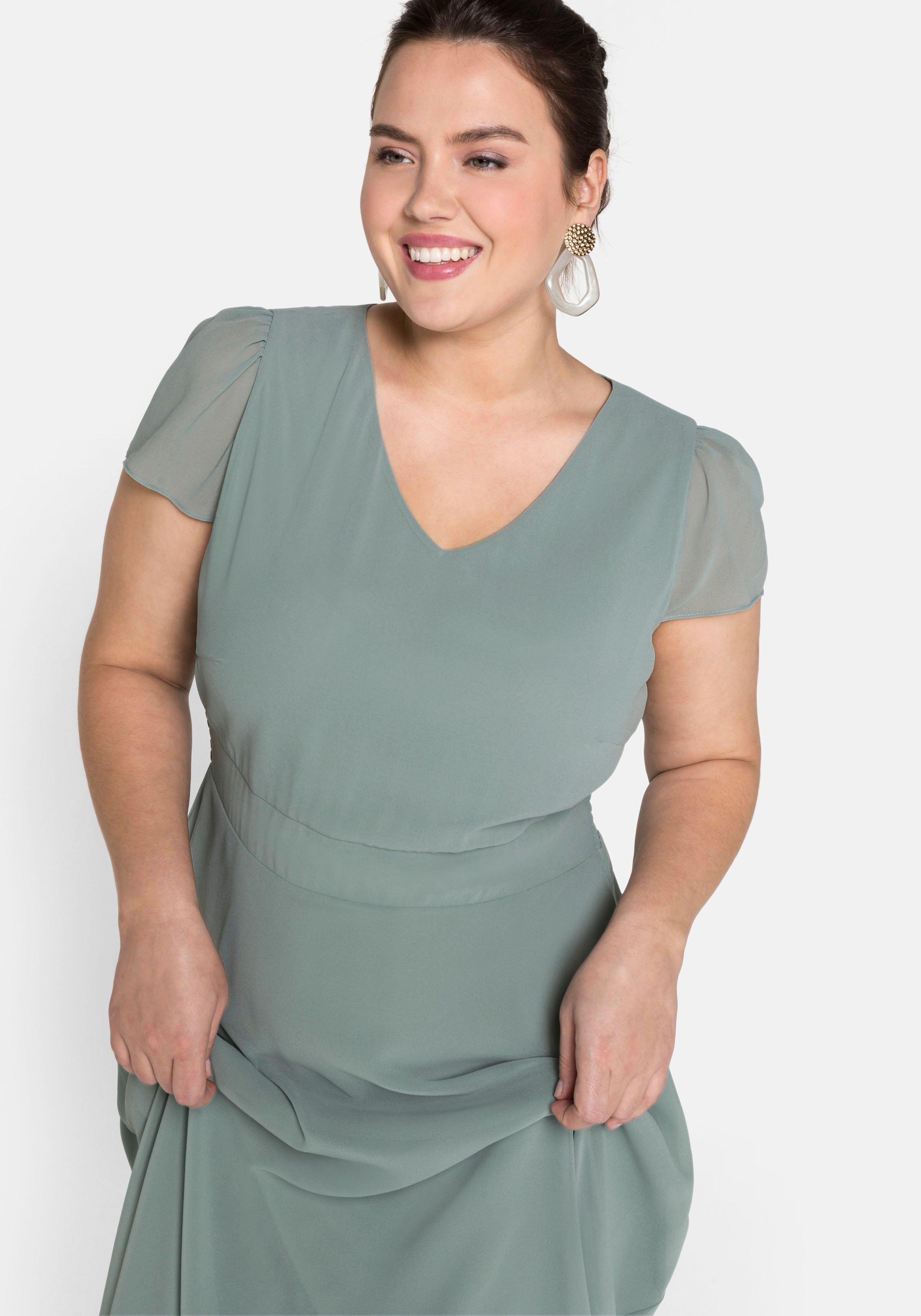 Abendkleid mit Flügelärmeln