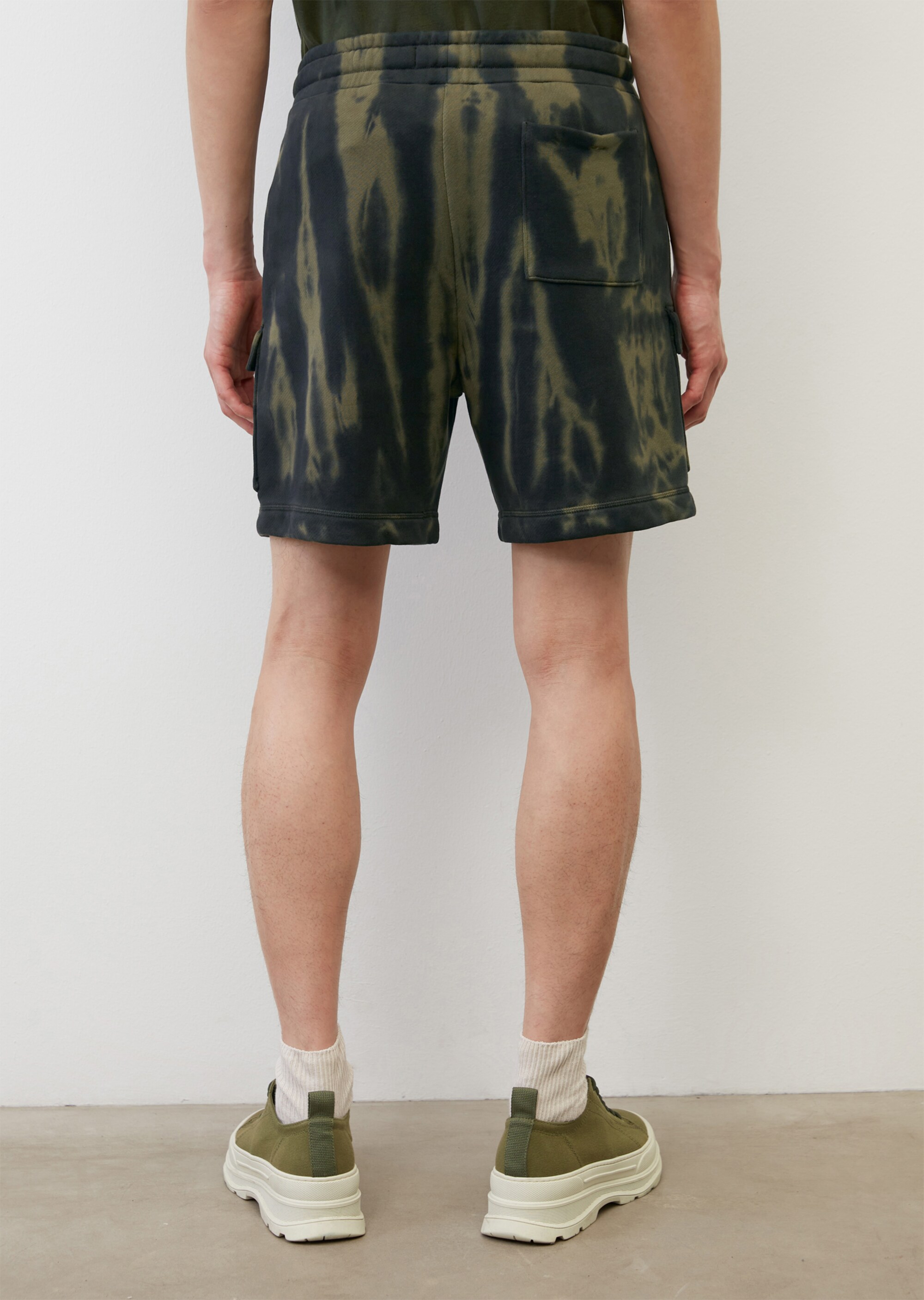 Tie-Dye-Sweatshorts mit Cargo-Taschen