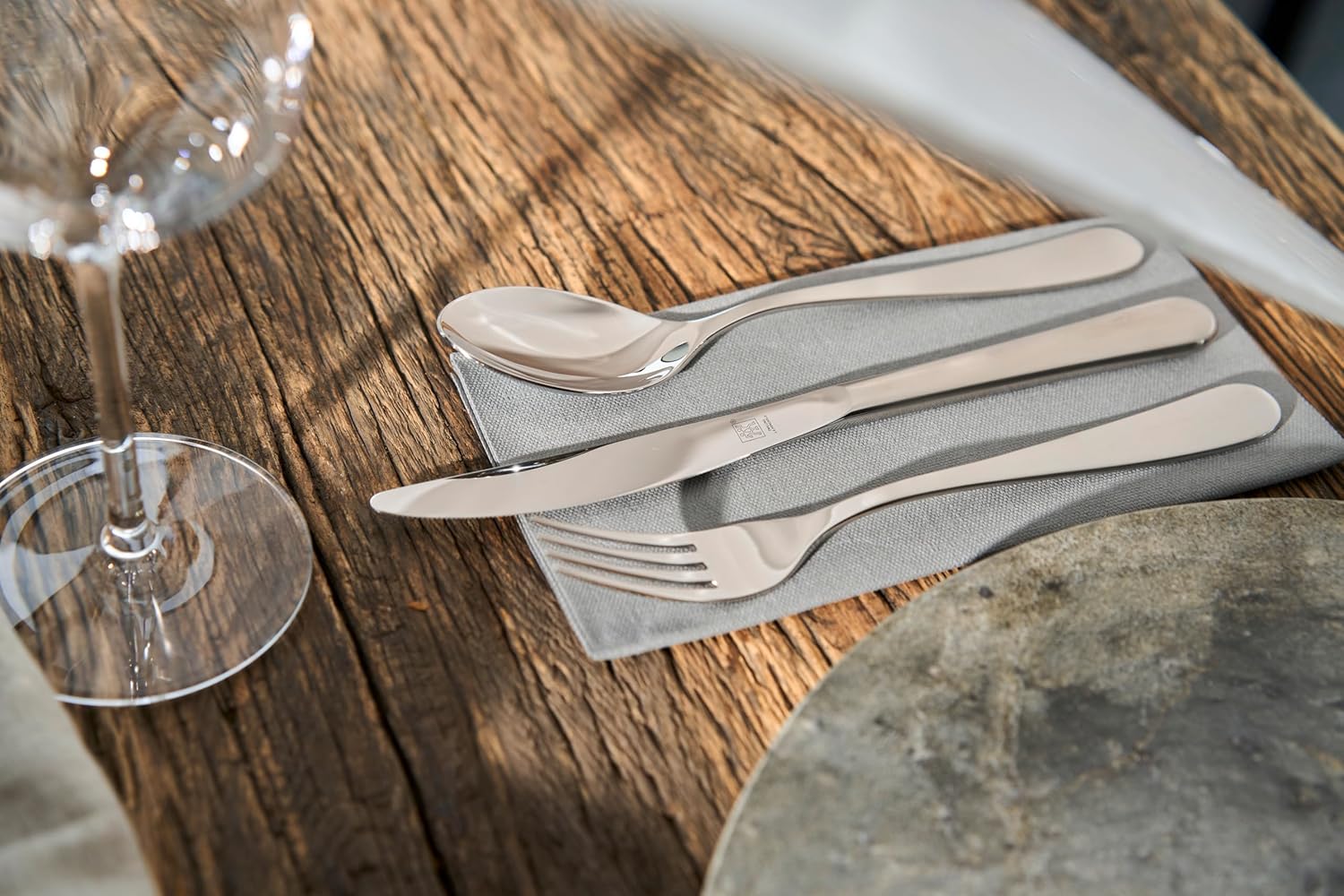 ZWILLING Greenwich Besteck Set, 68-teilig, Für 12 Personen, 18/10 Edelstahl/Hochwertiger Klingenstahl, Mattiert, Silber [plastikfreie Verpackung]