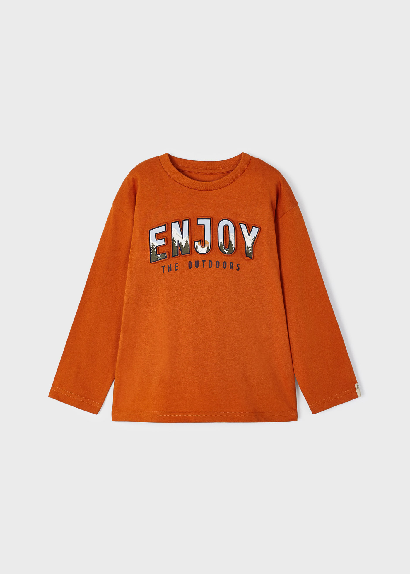Camiseta Better Cotton com estampa em relevo para meninos