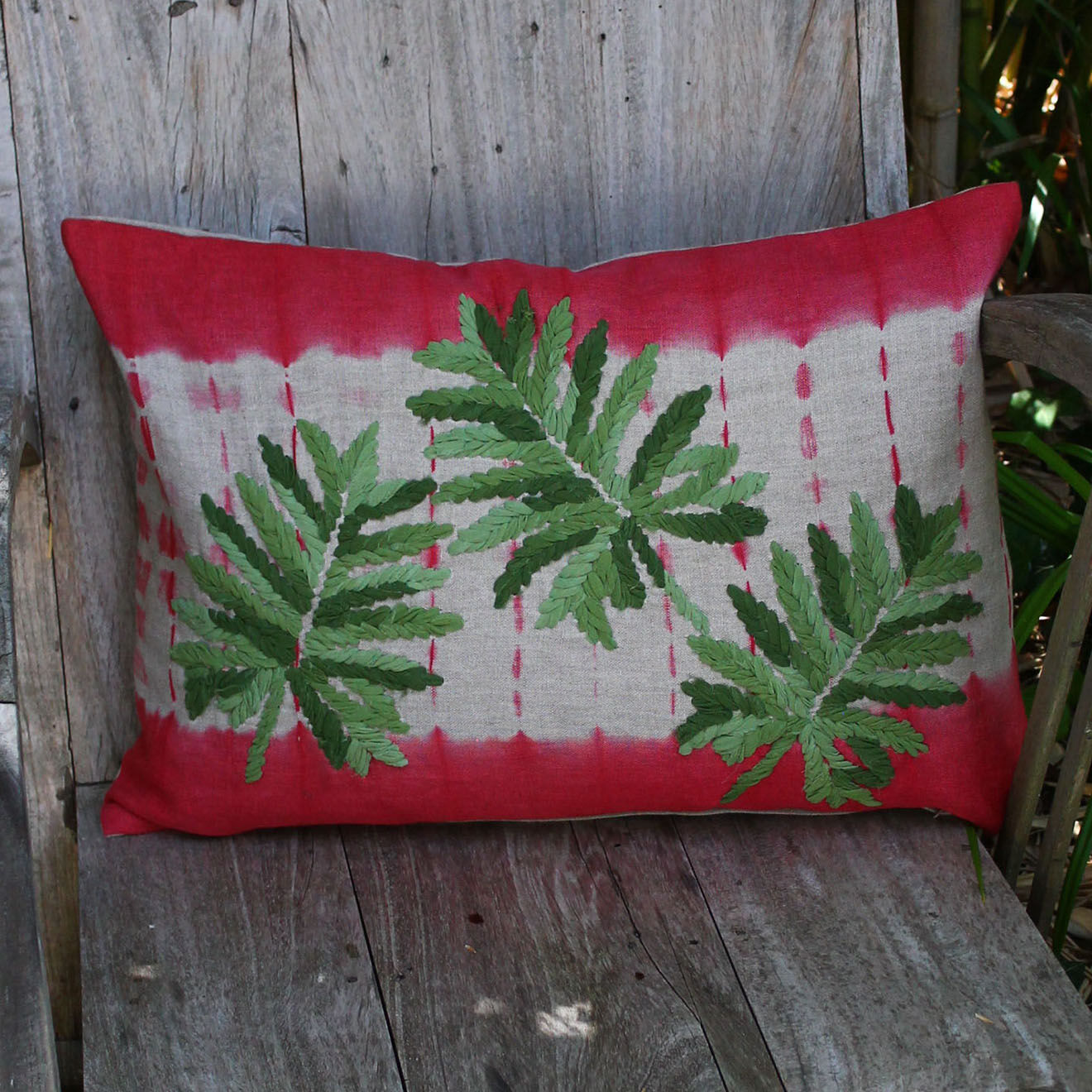 En Fil d'Indienne Housse de coussin Tropical lin mélangé framboise - 35x50 cm